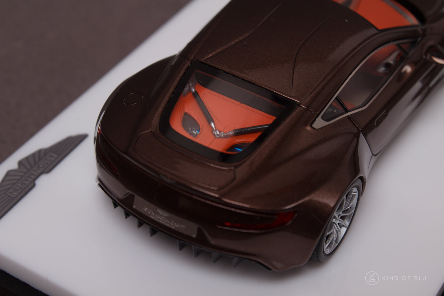 Aston Martin One-77 in Bronze Pearl — c 6