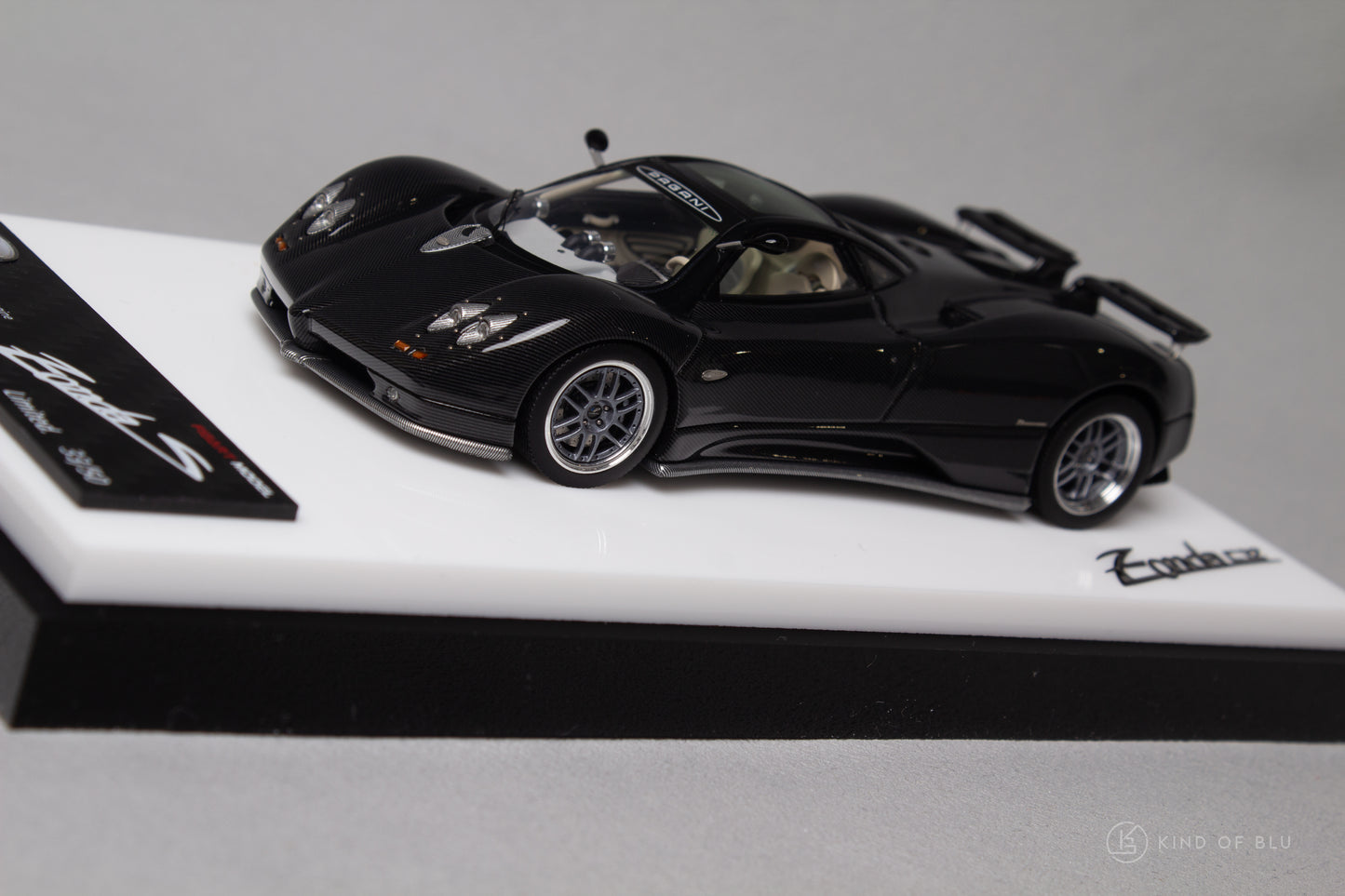 Pagani Zonda C12S in Full Black Carbon - lg430003g 7
