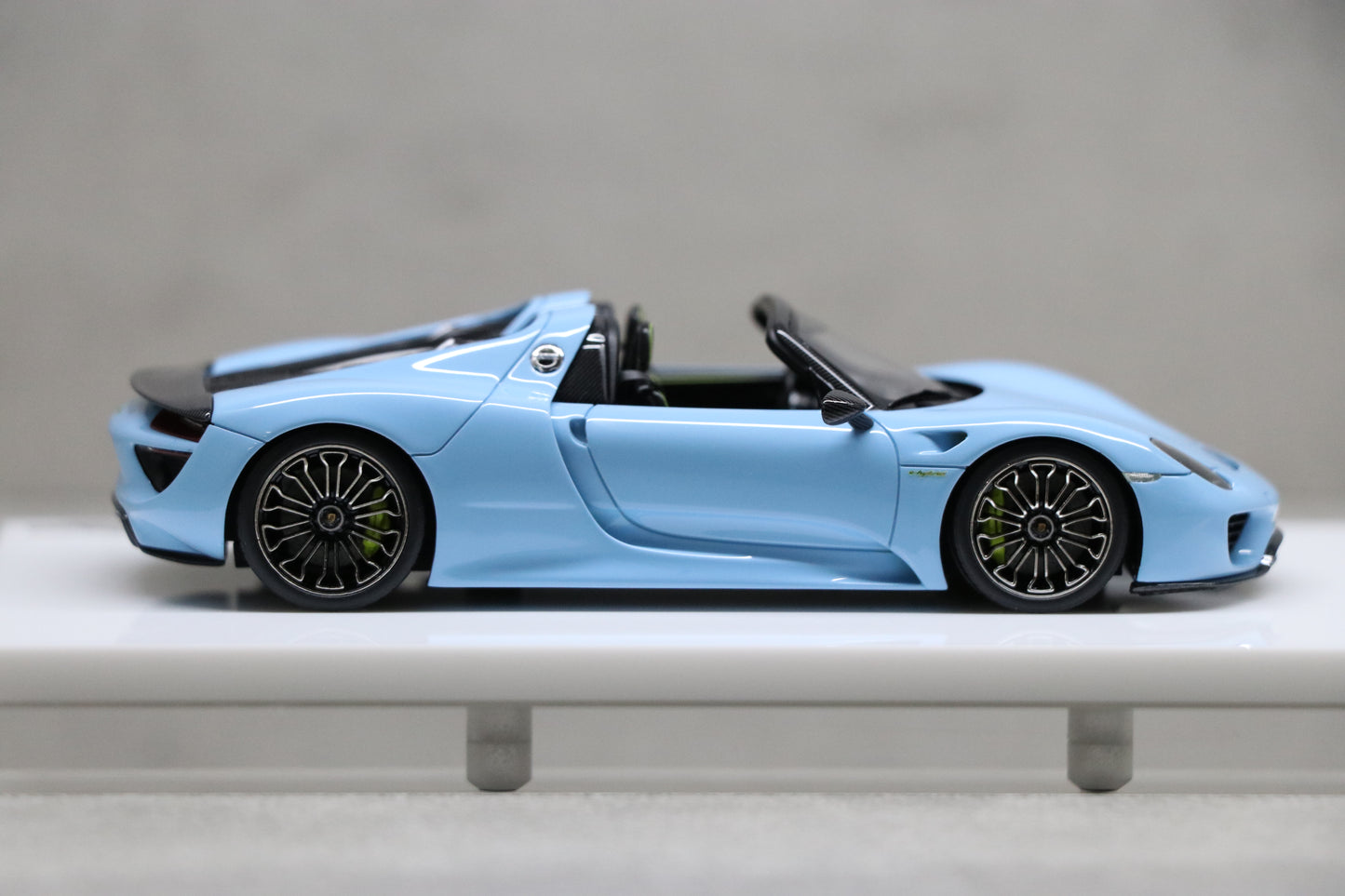 Porsche 918 Spyder 2011 in Gulf Blue — 08