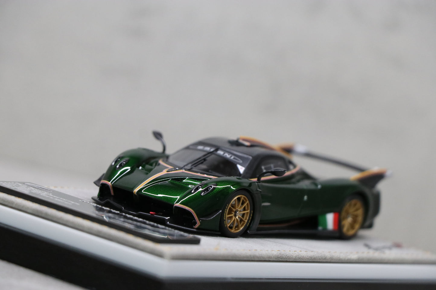 Pagani Huayra R in Transparent Verde Smeraldo — 05