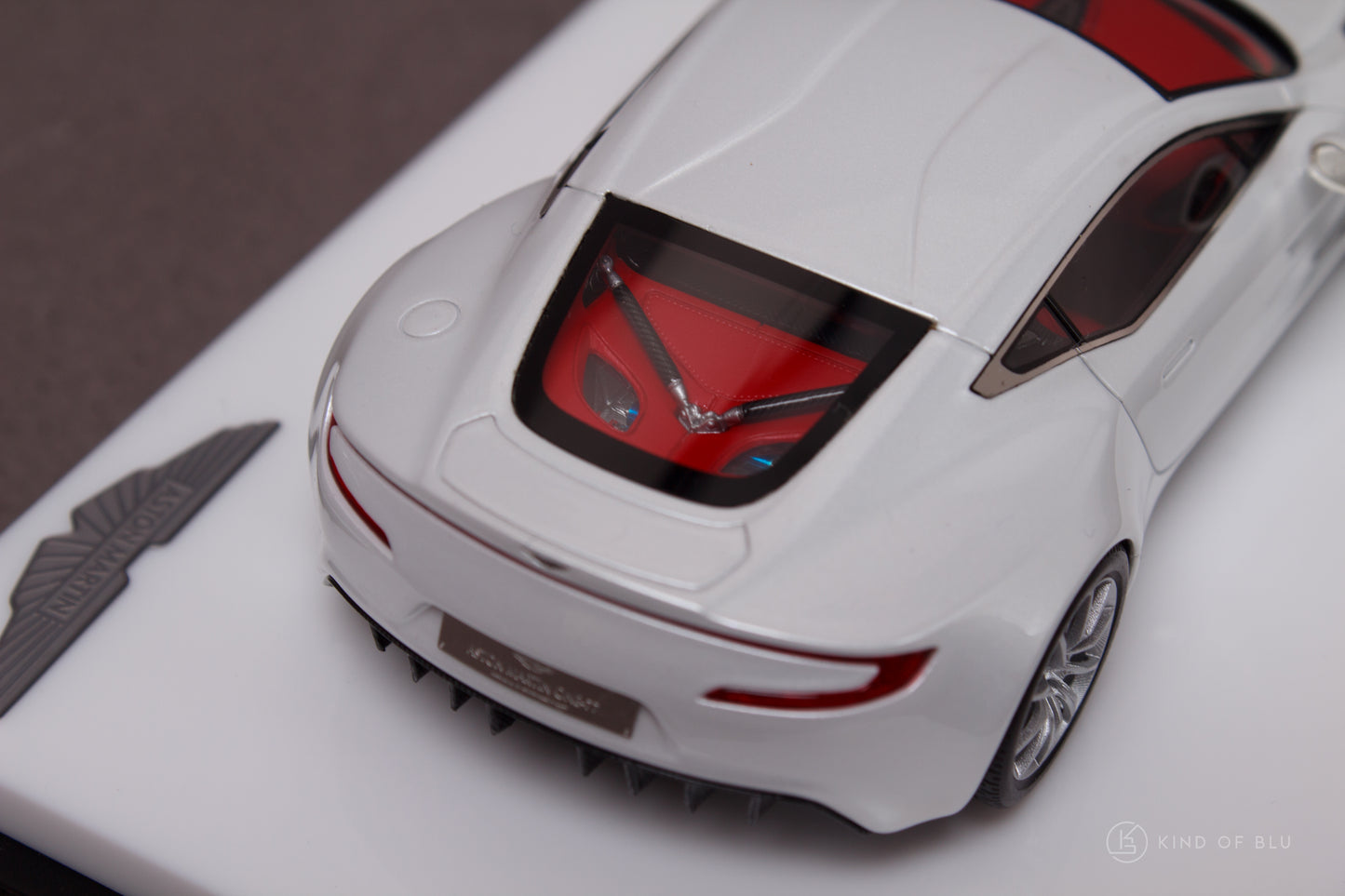 Aston Martin One-77 in Morning Frost White — d 6