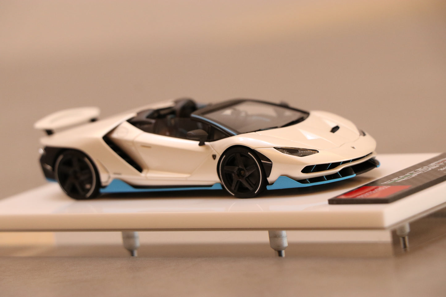 Make Up Eidolon Lamborghini Centenario Roadster LP770-4 2016 Rear Wing up in Balloon White