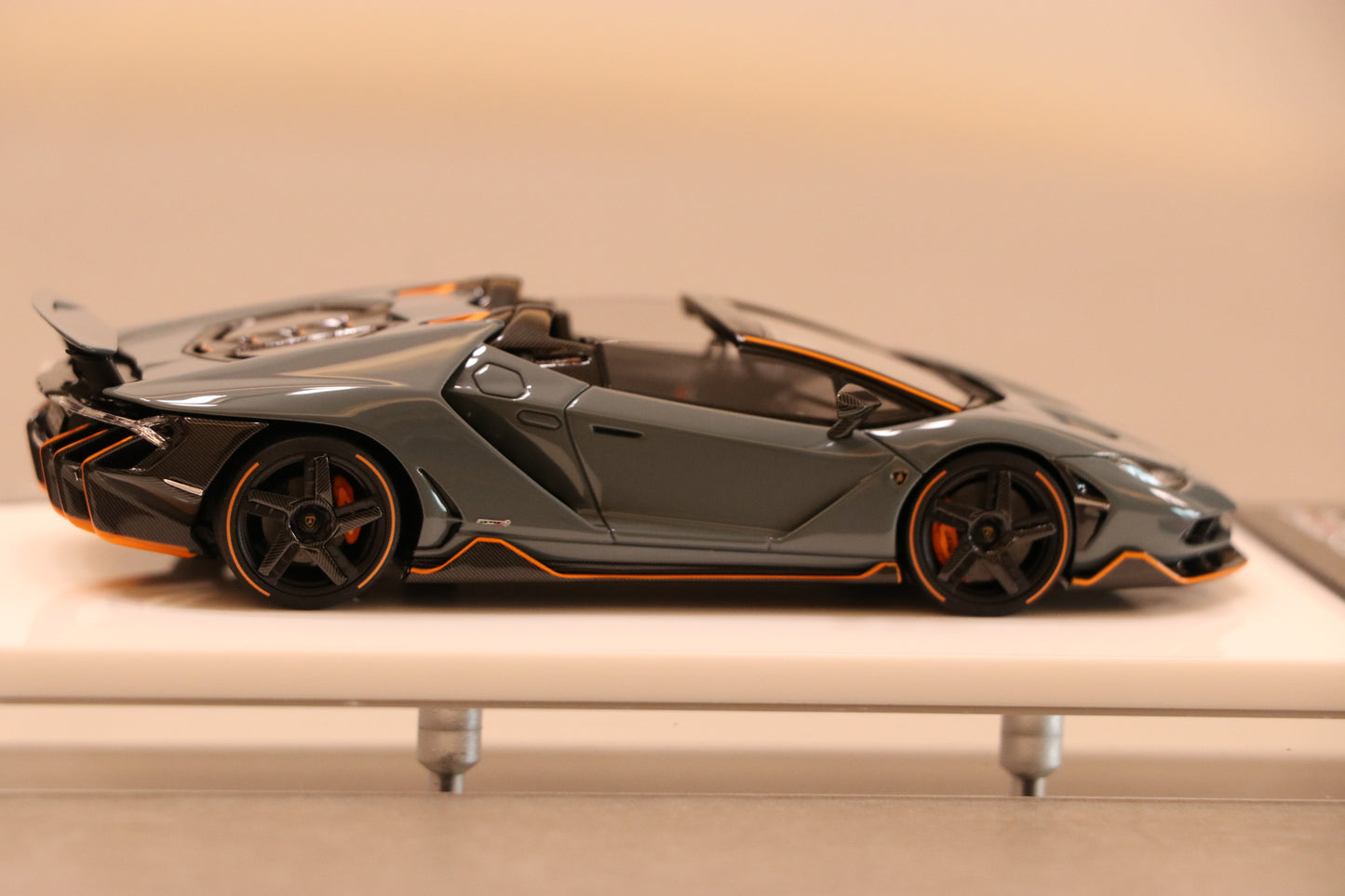 Make Up Eidolon Lamborghini Centenario Roadster LP770-4 2016 Rear Wing up in Grigio Telesto