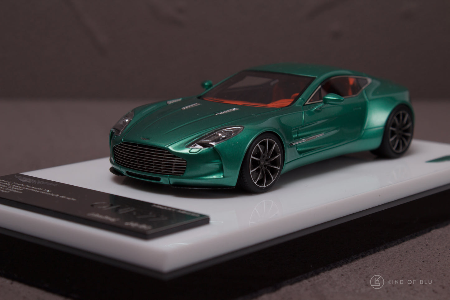 Aston Martin One-77  in Green Pearl — b 5