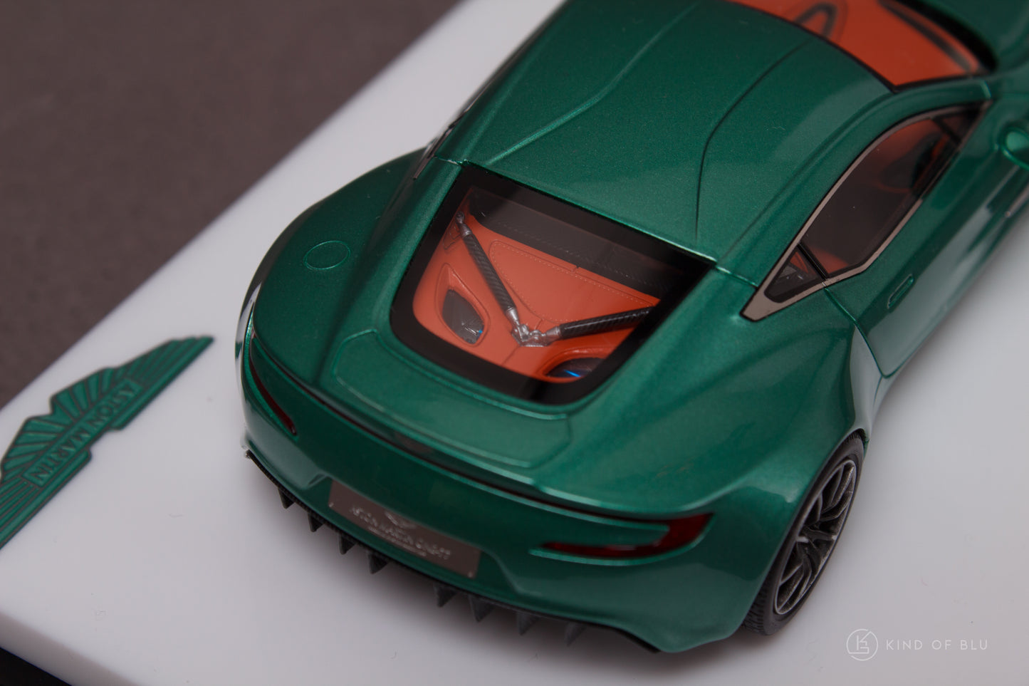 Aston Martin One-77  in Green Pearl — b 6