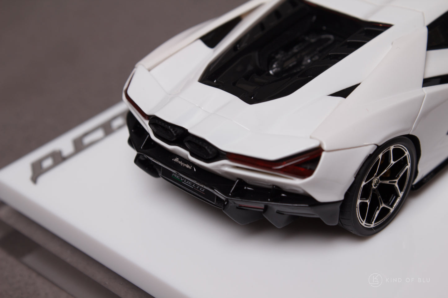 Lamborghini Revuelto 2024 (ALTANERO Wheel)  in Bianco Monocerus — em739b 09