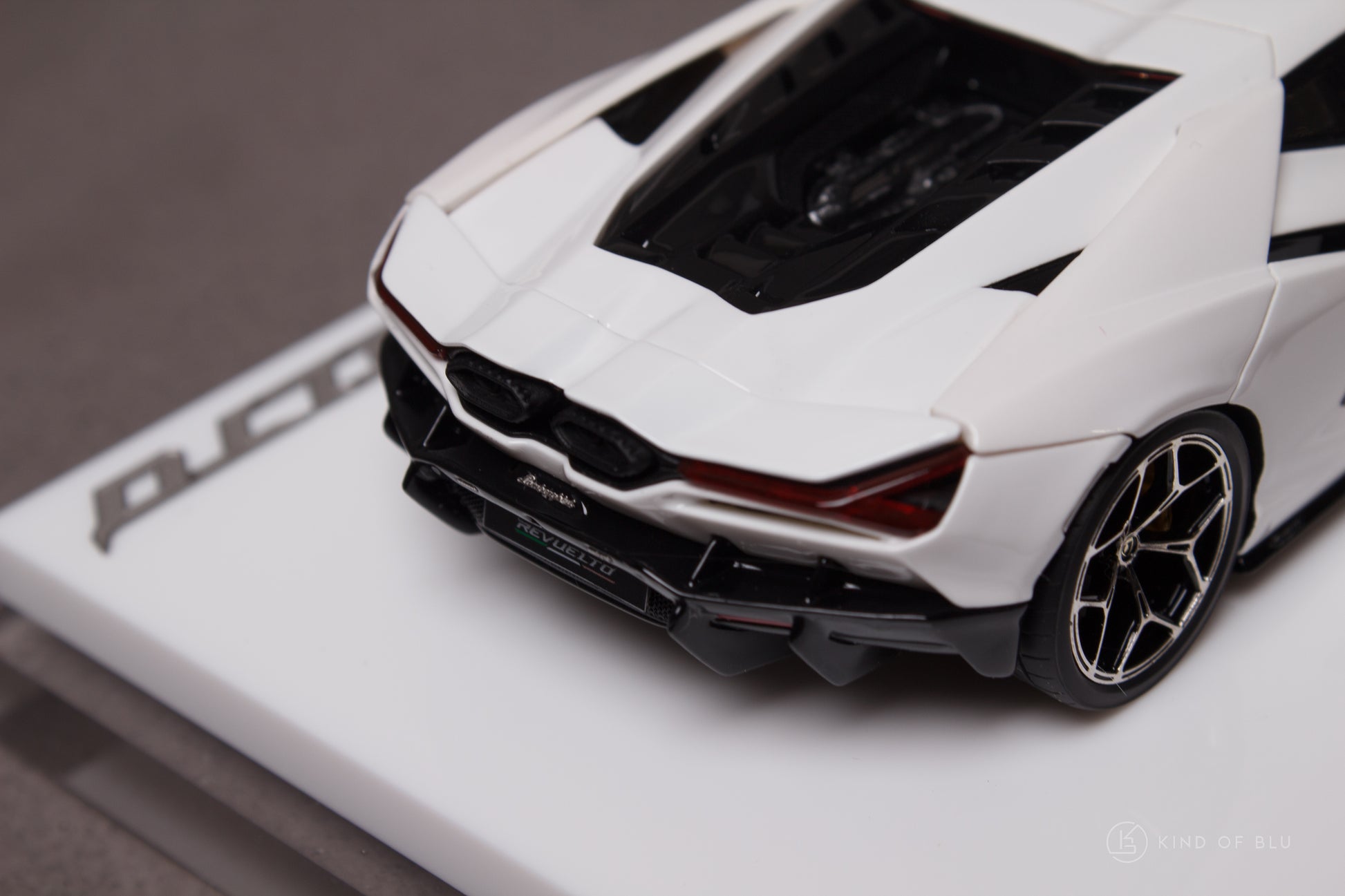 Lamborghini Revuelto 2024 (ALTANERO Wheel)  in Bianco Monocerus — em739b 09