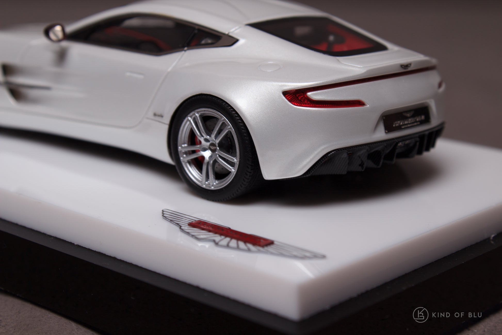 Aston Martin One-77 Q Series in Morning Frost White — lg430002i 7
