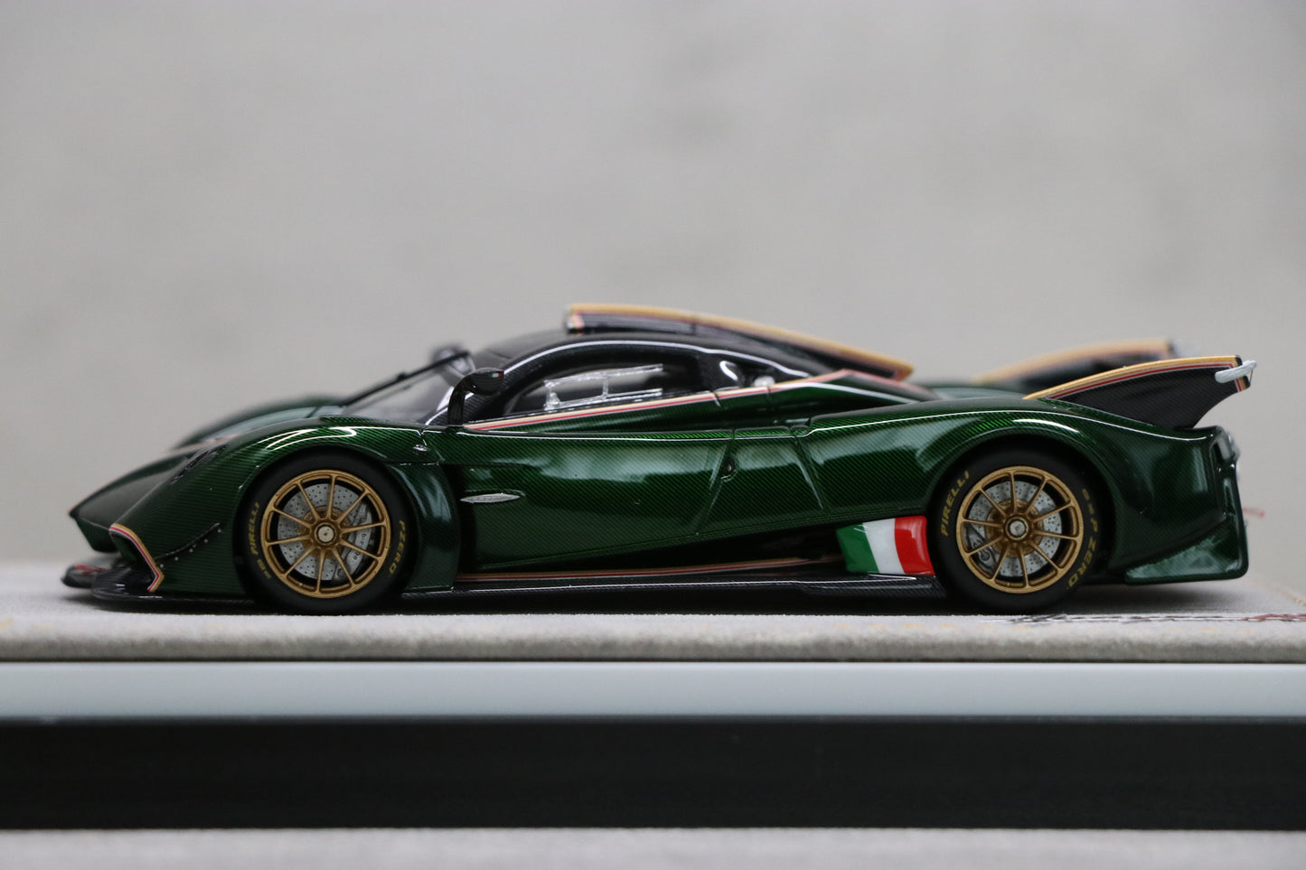 Pagani Huayra R in Transparent Verde Smeraldo — 02