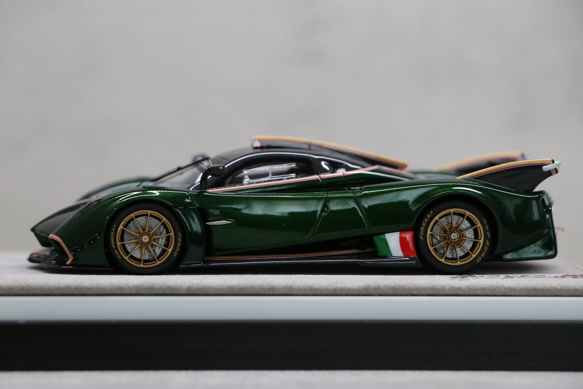 Pagani Huayra R in Transparent Verde Smeraldo — 02