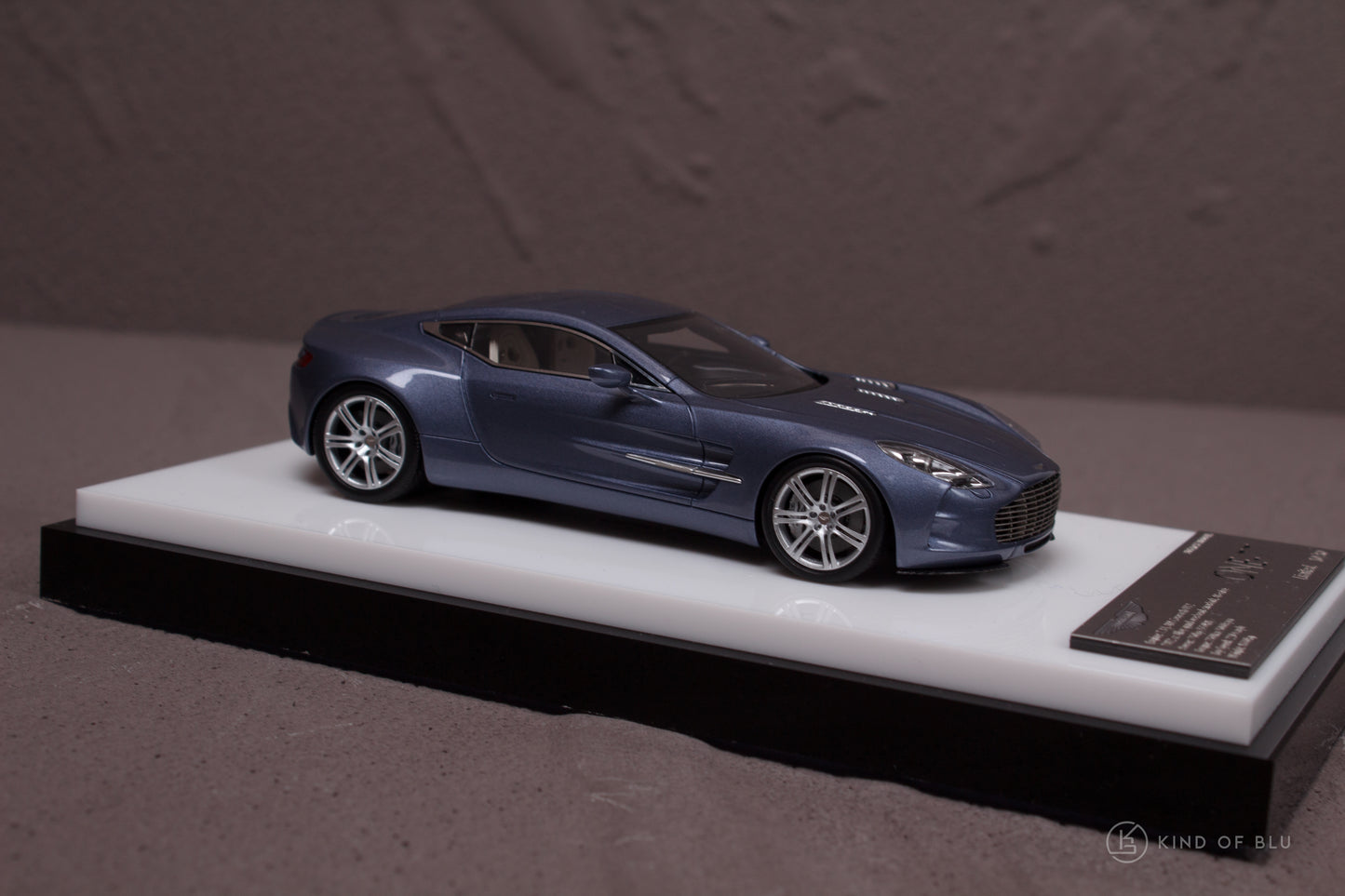 Aston Martin One-77  in Villa d'Este Blue — a 3
