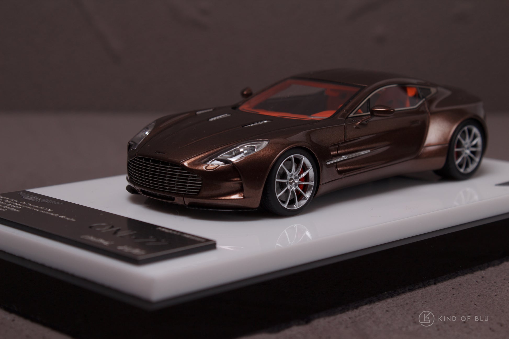 Aston Martin One-77  in Bronze Pearl — c 5