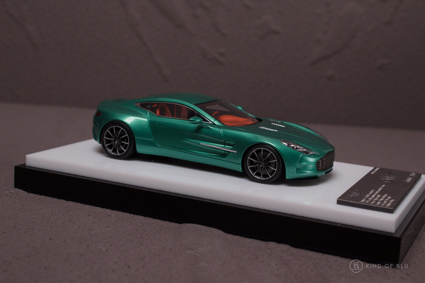 Aston Martin One-77  in Green Pearl — b 3