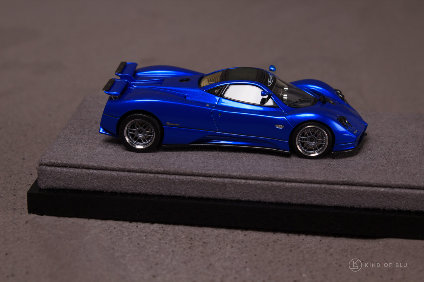 Pagani Zonda C12S in Blu Franci 1:64 — fg 64 zondac12s e 2