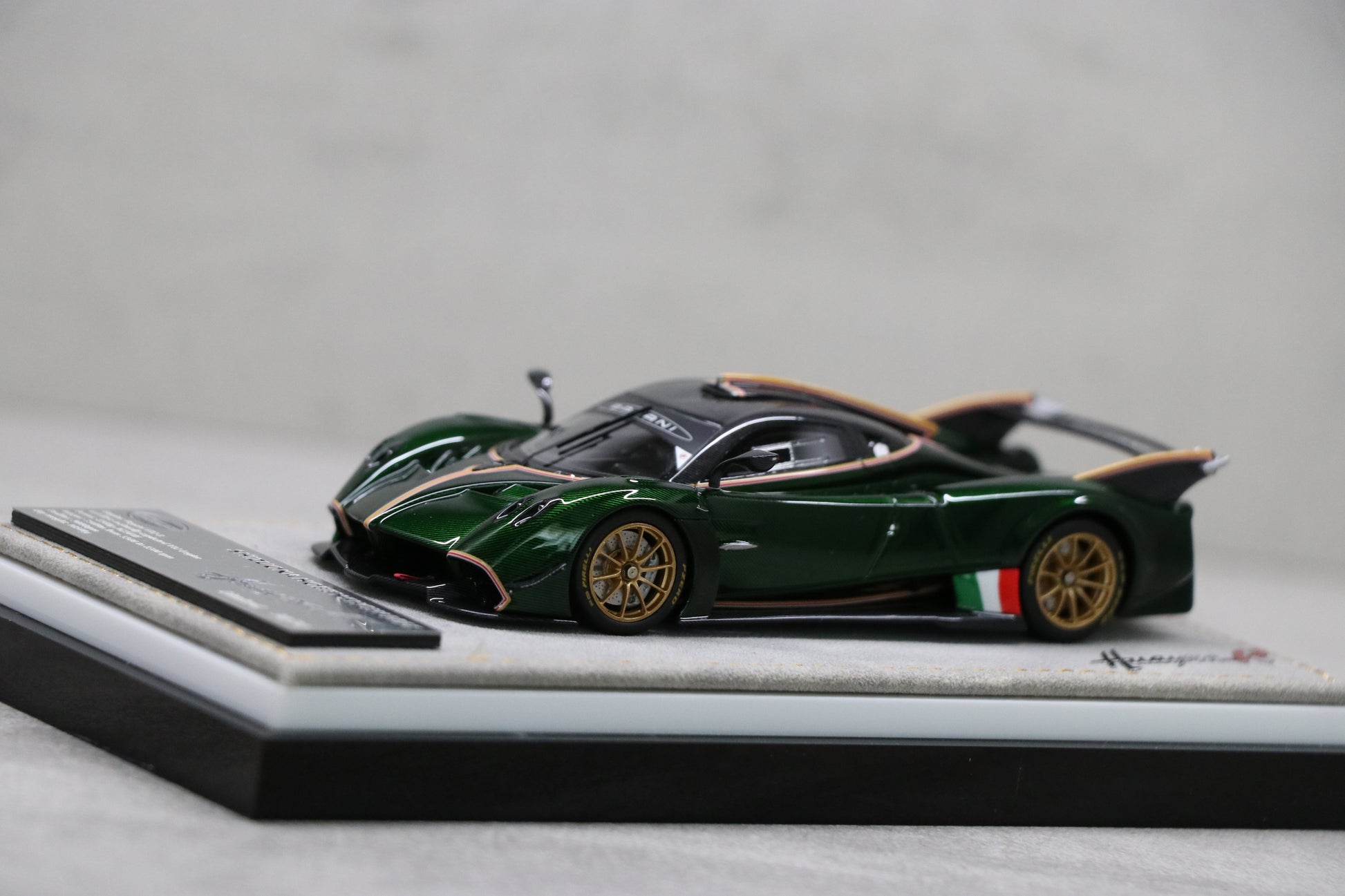 Pagani Huayra R in Transparent Verde Smeraldo — 07