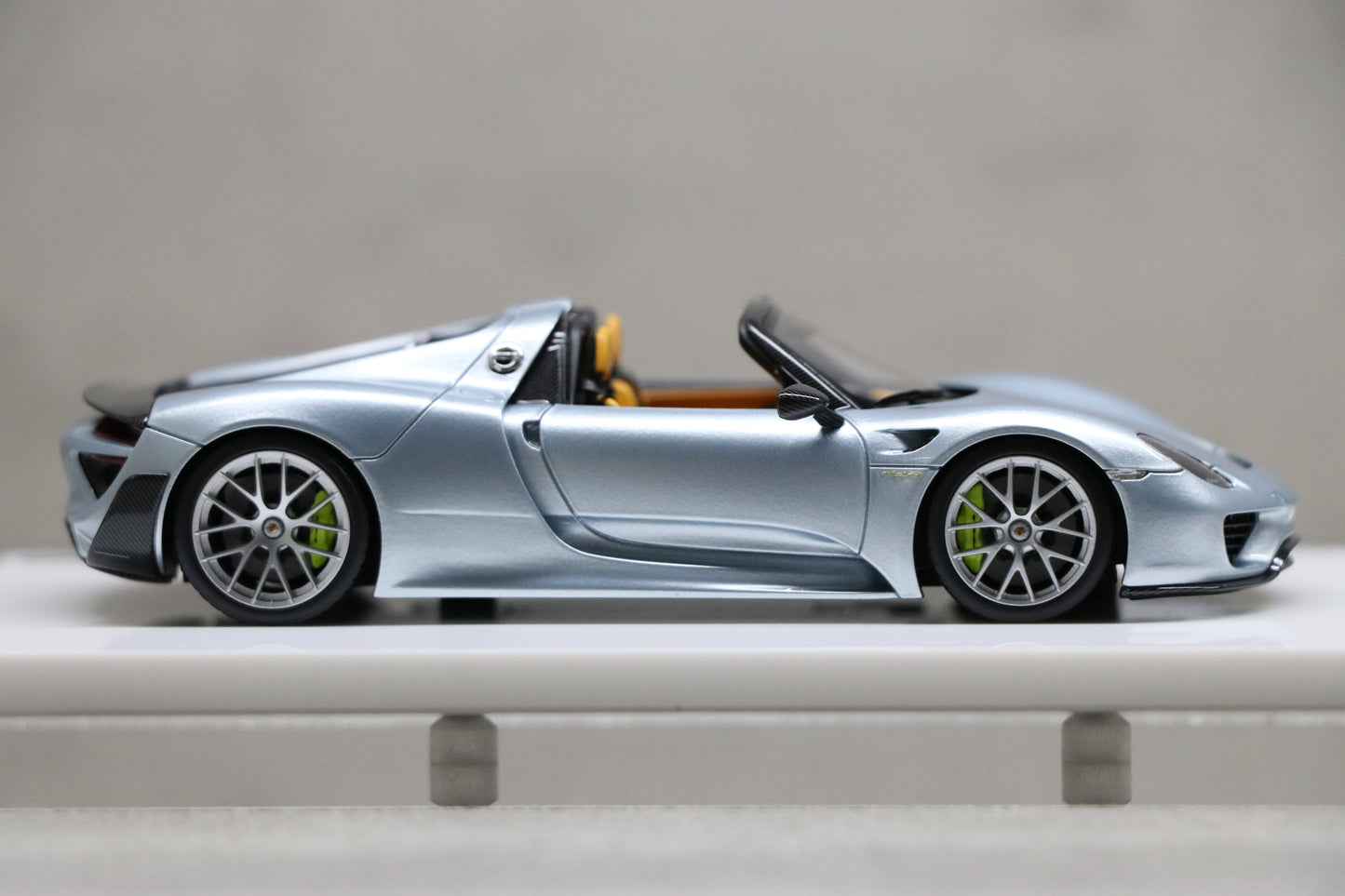 Porsche 918 Spyder weissach package 2011 in Liquid Metal Chrome Blue — weixin image 20250903204634 2604