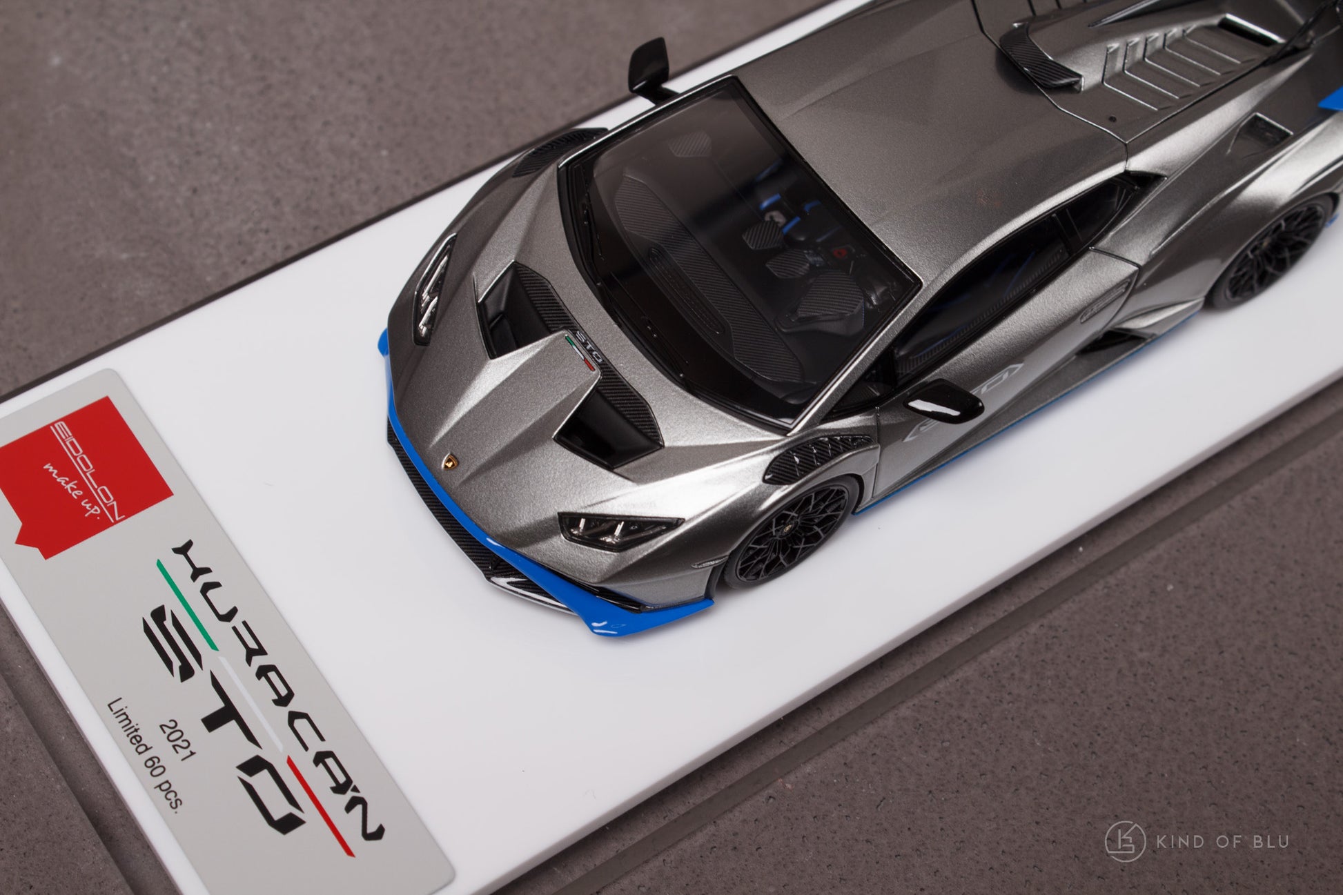 Lamborghini Huracan STO 2021 in Grigio Nimbus / Blue — em787e 1