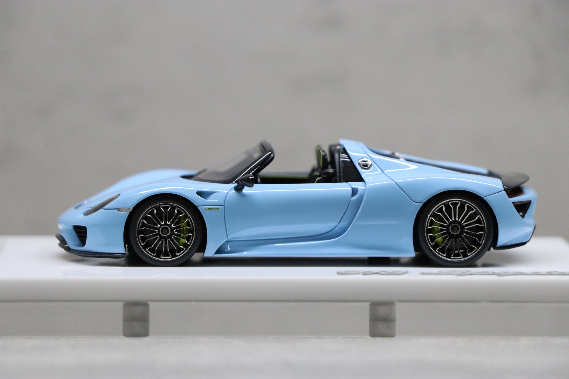 Porsche 918 Spyder 2011 in Gulf Blue — 02