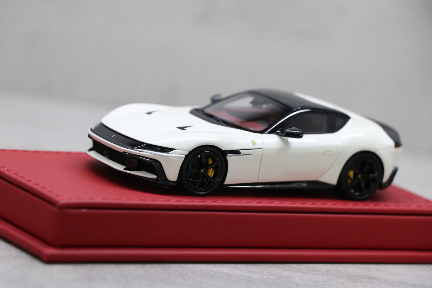 Ferrari 12 Cilindri in Bianco Italia - 8