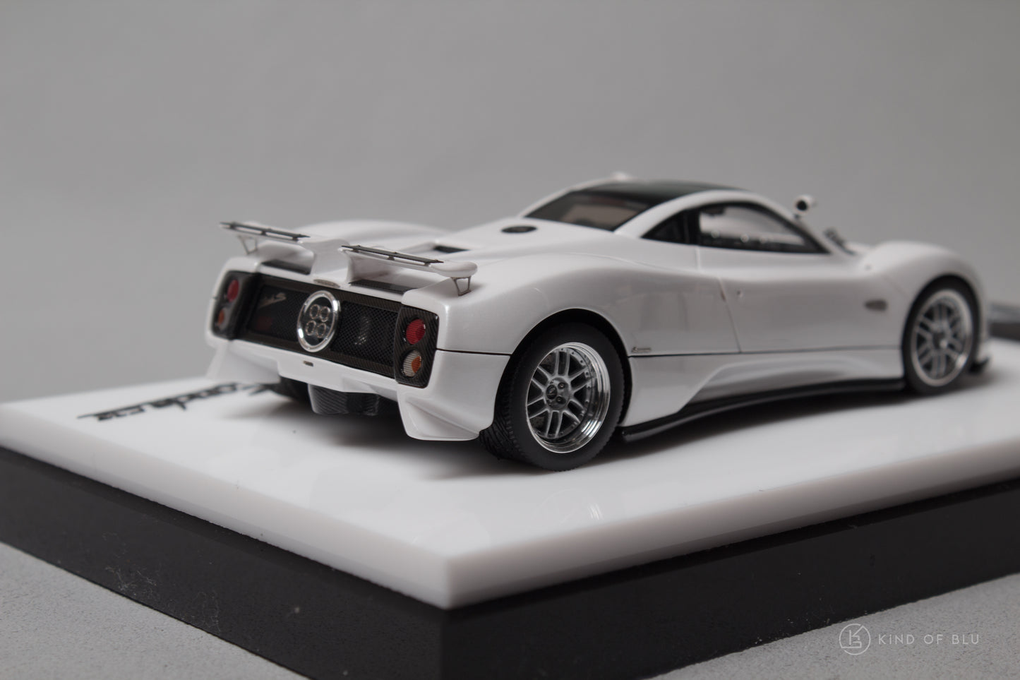 Pagani Zonda C12S in Pearl White - lg430003c 4