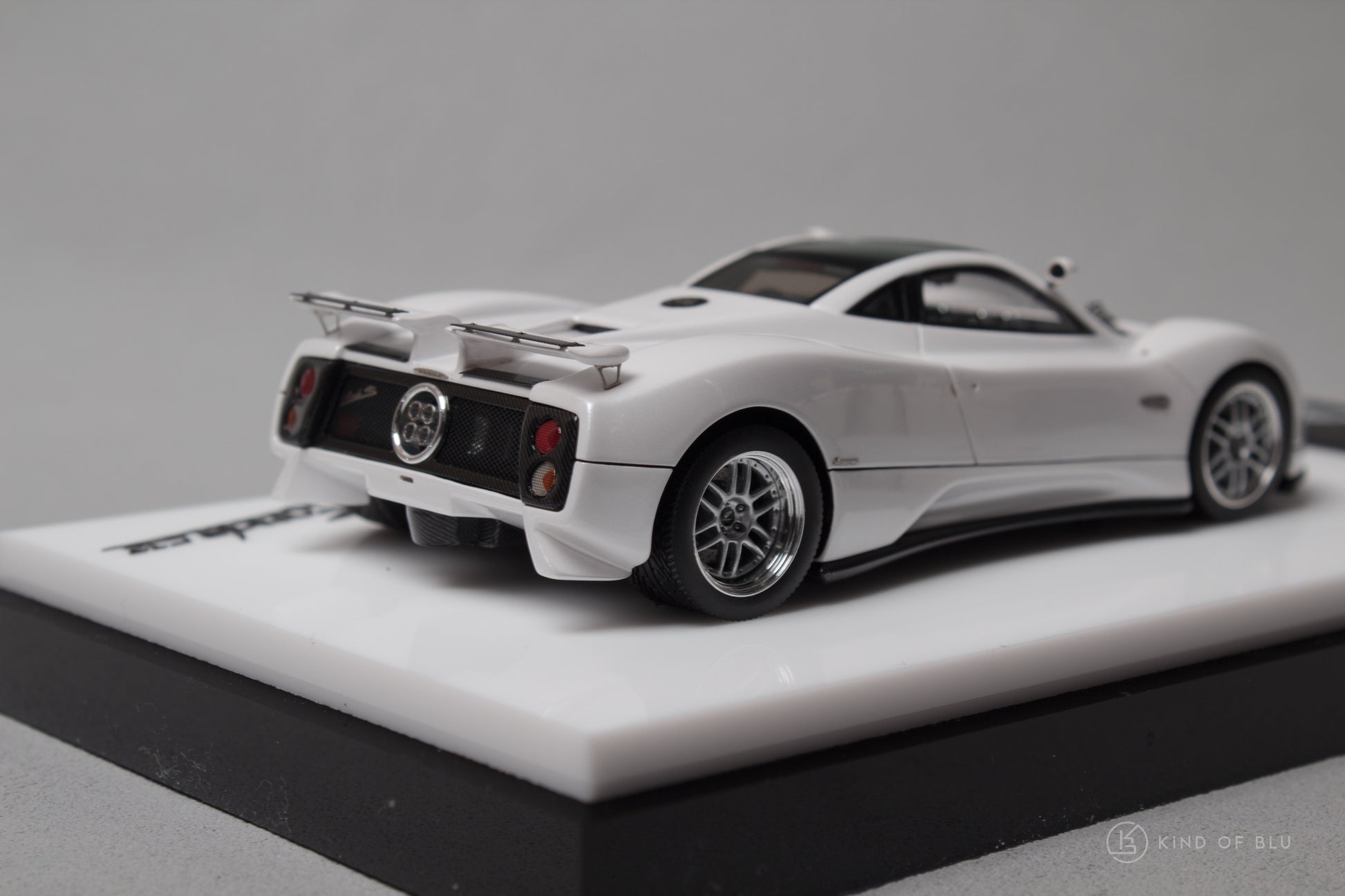 Pagani Zonda C12S in Pearl White - lg430003c 4