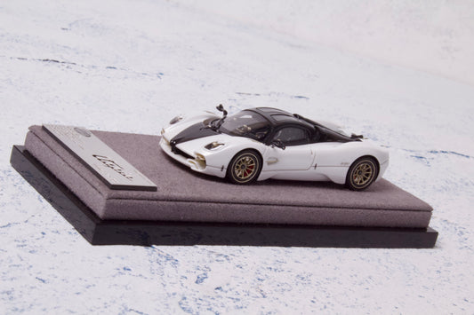 Pagani Utopia in Bianco Benny — 01