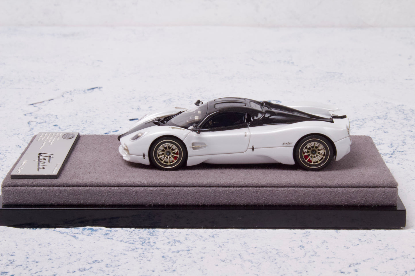 Pagani Utopia in Bianco Benny — 02