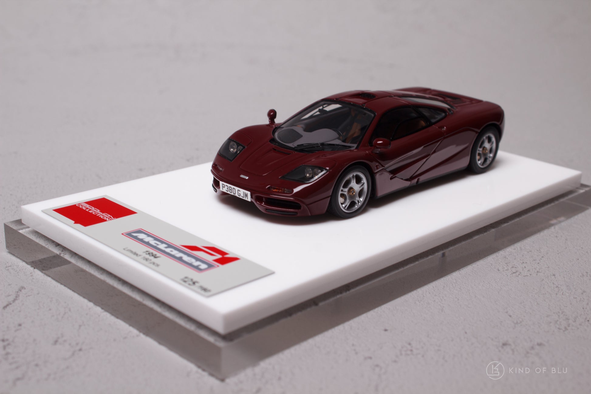 McLaren F1 Roadcar 1994 in Dark Burgundy - em748g 3