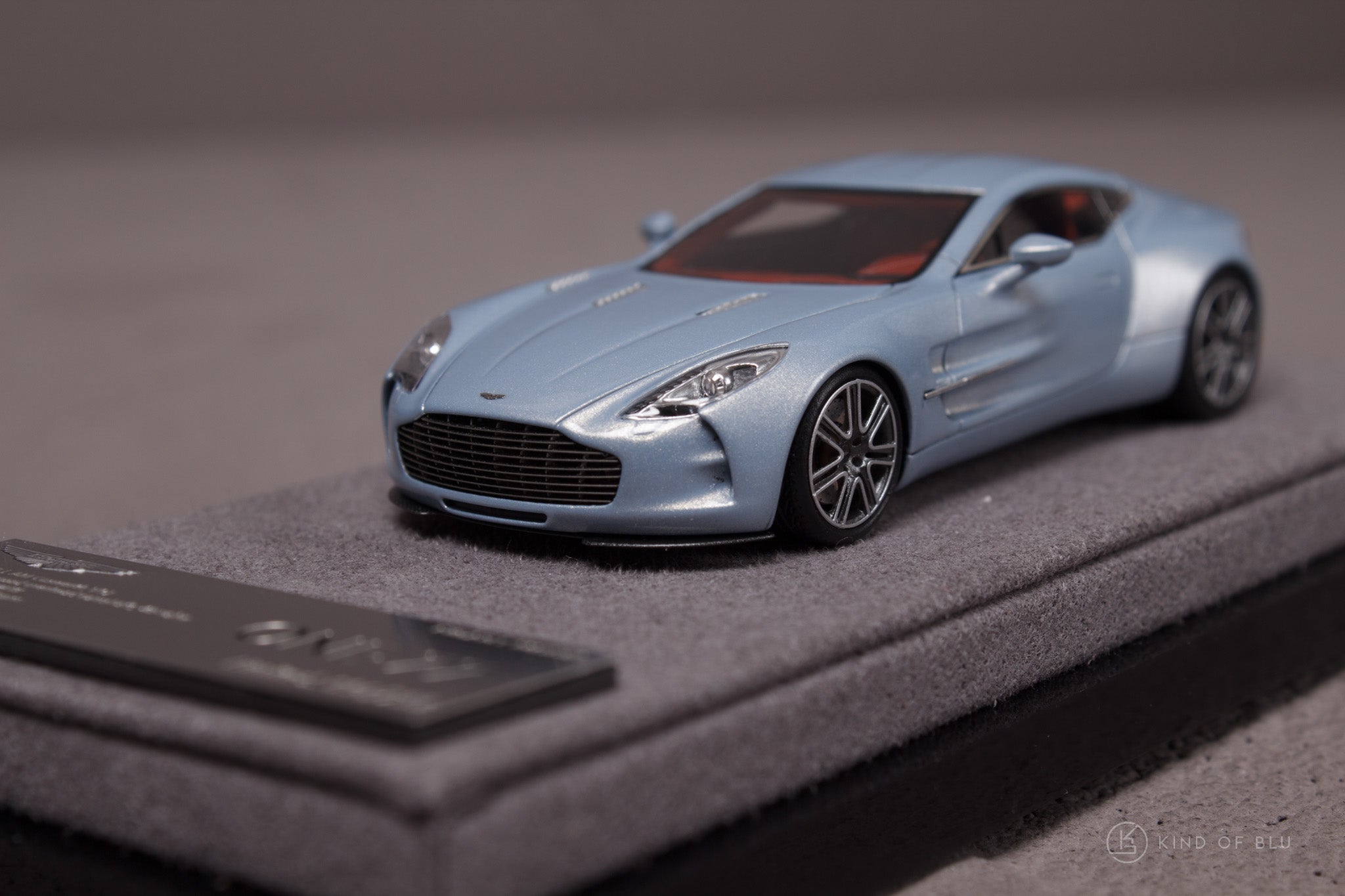 Aston Martin One-77 in Marko Blue 1:64 – Kind of Blu
