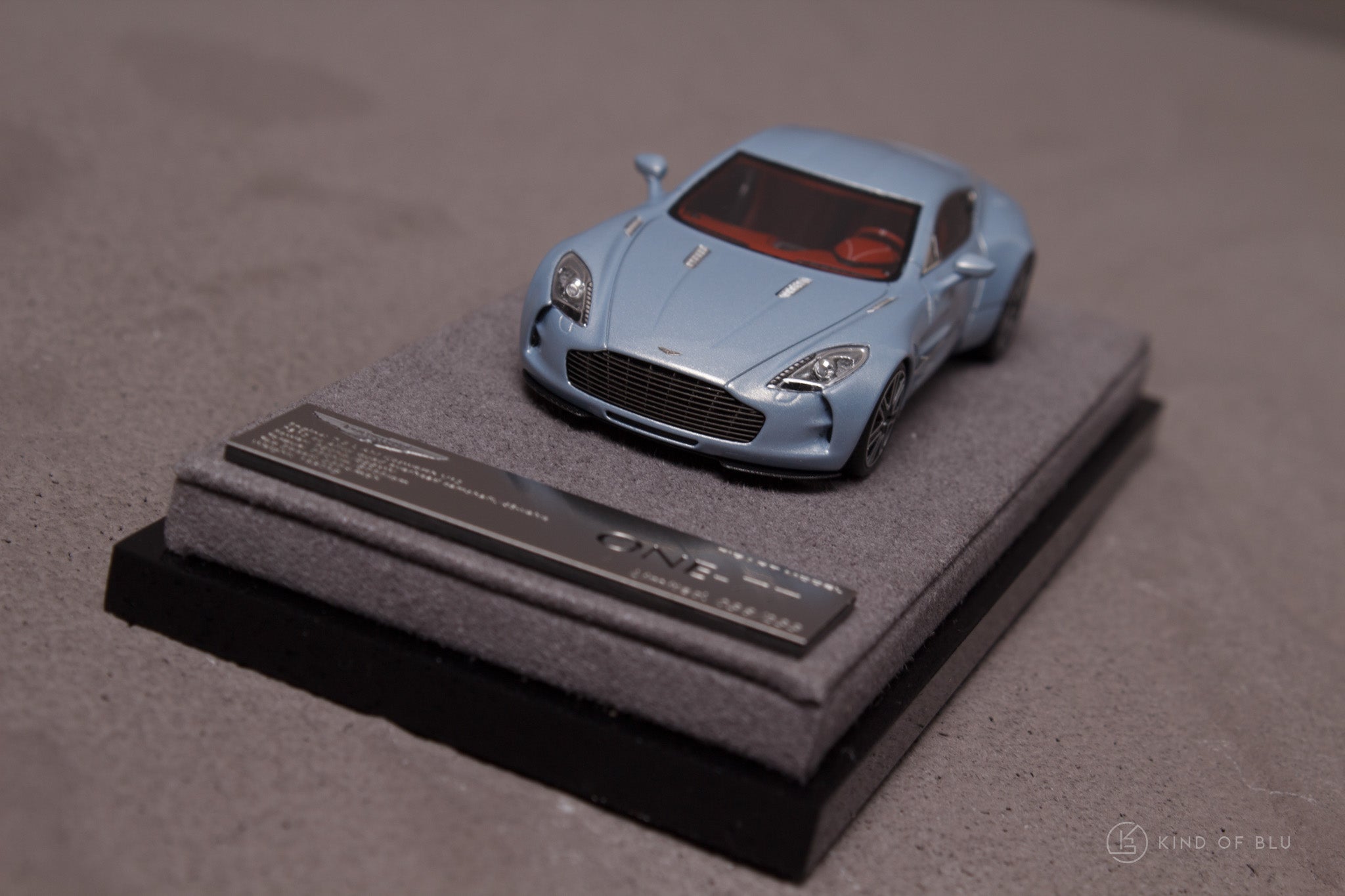 Aston Martin One-77 in Marko Blue 1:64 – Kind of Blu