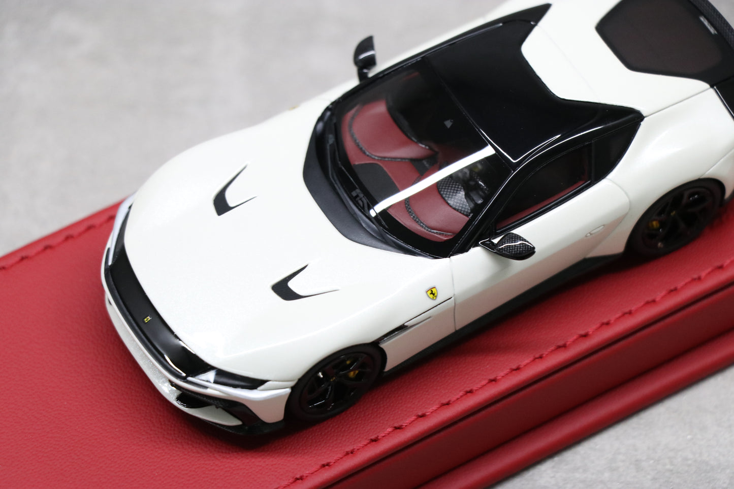 Ferrari 12 Cilindri in Bianco Italia - 1