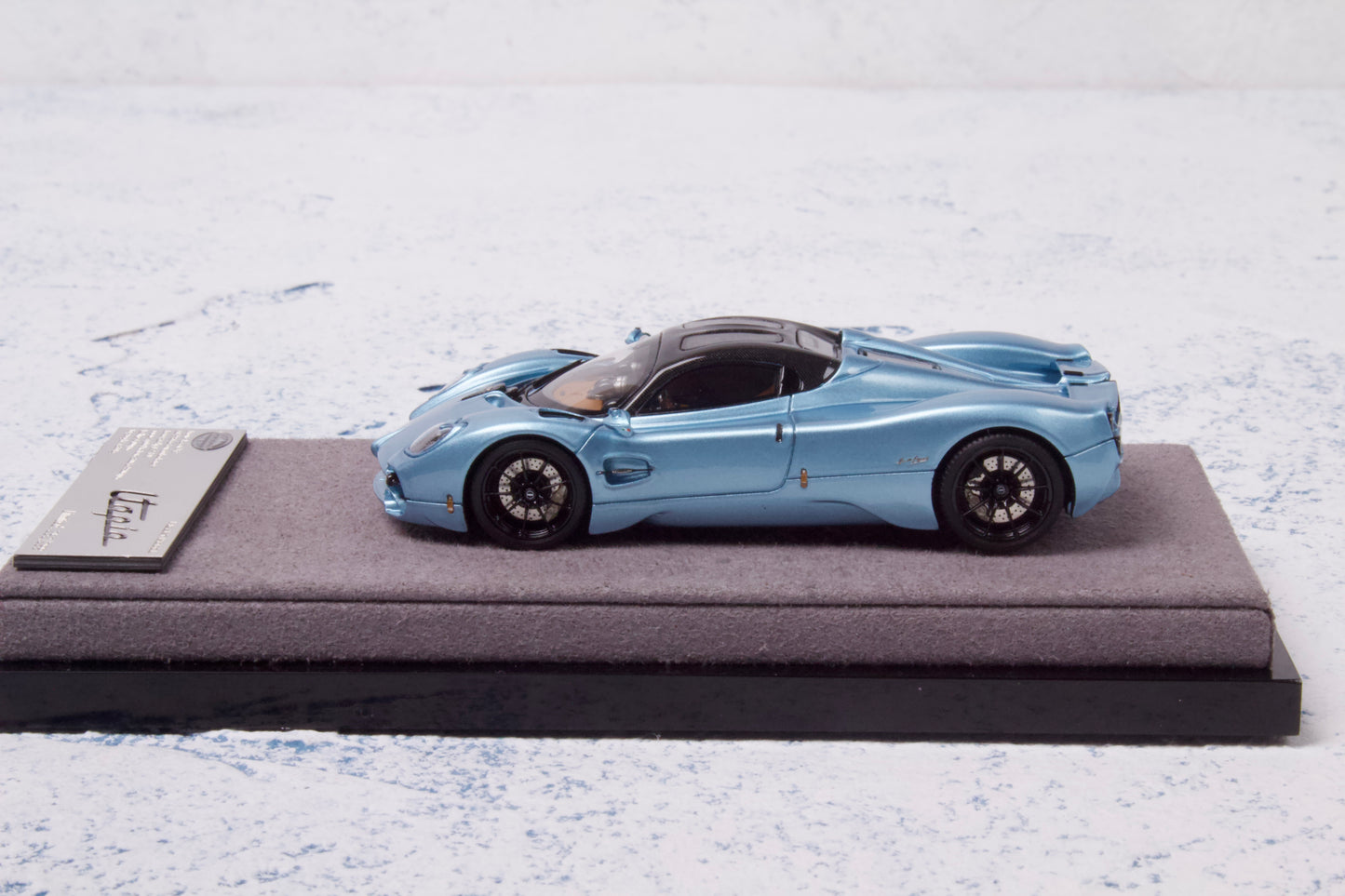 Pagani Utopia in Azzurro Sardegna — 02