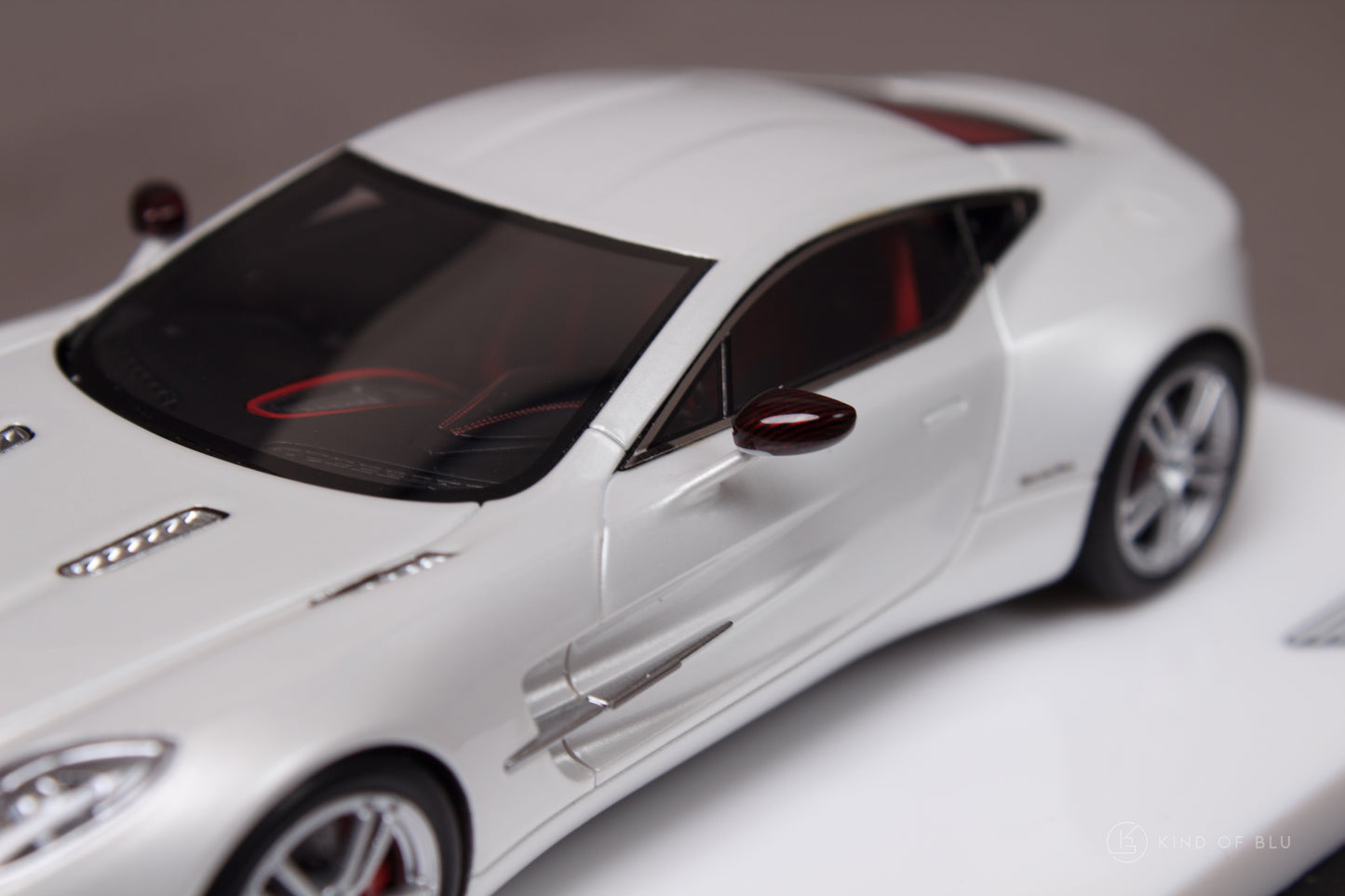 Aston Martin One-77 Q Series in Morning Frost White — lg430002i 5
