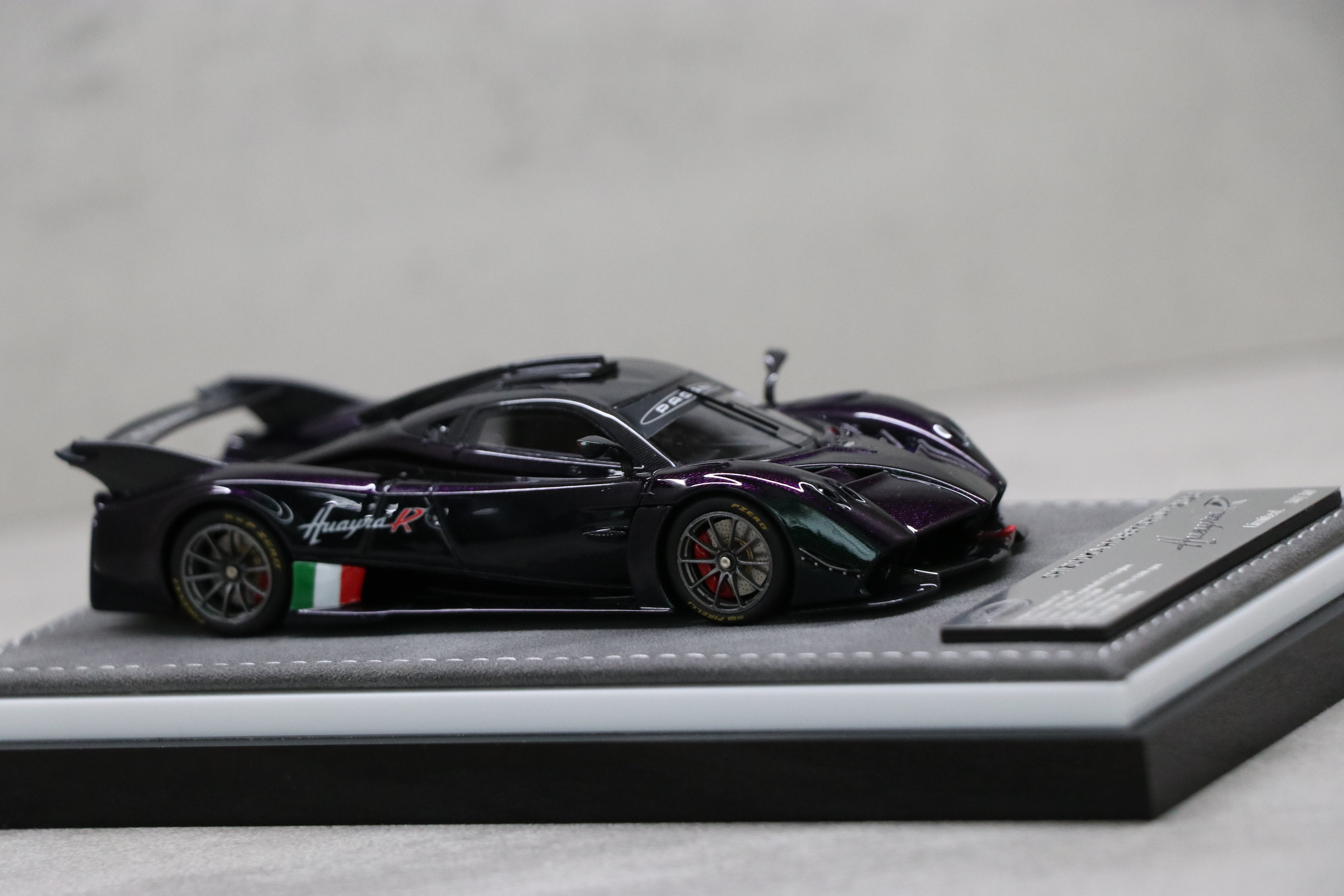 Pagani Huayra R in Andromeda – Kind of Blu