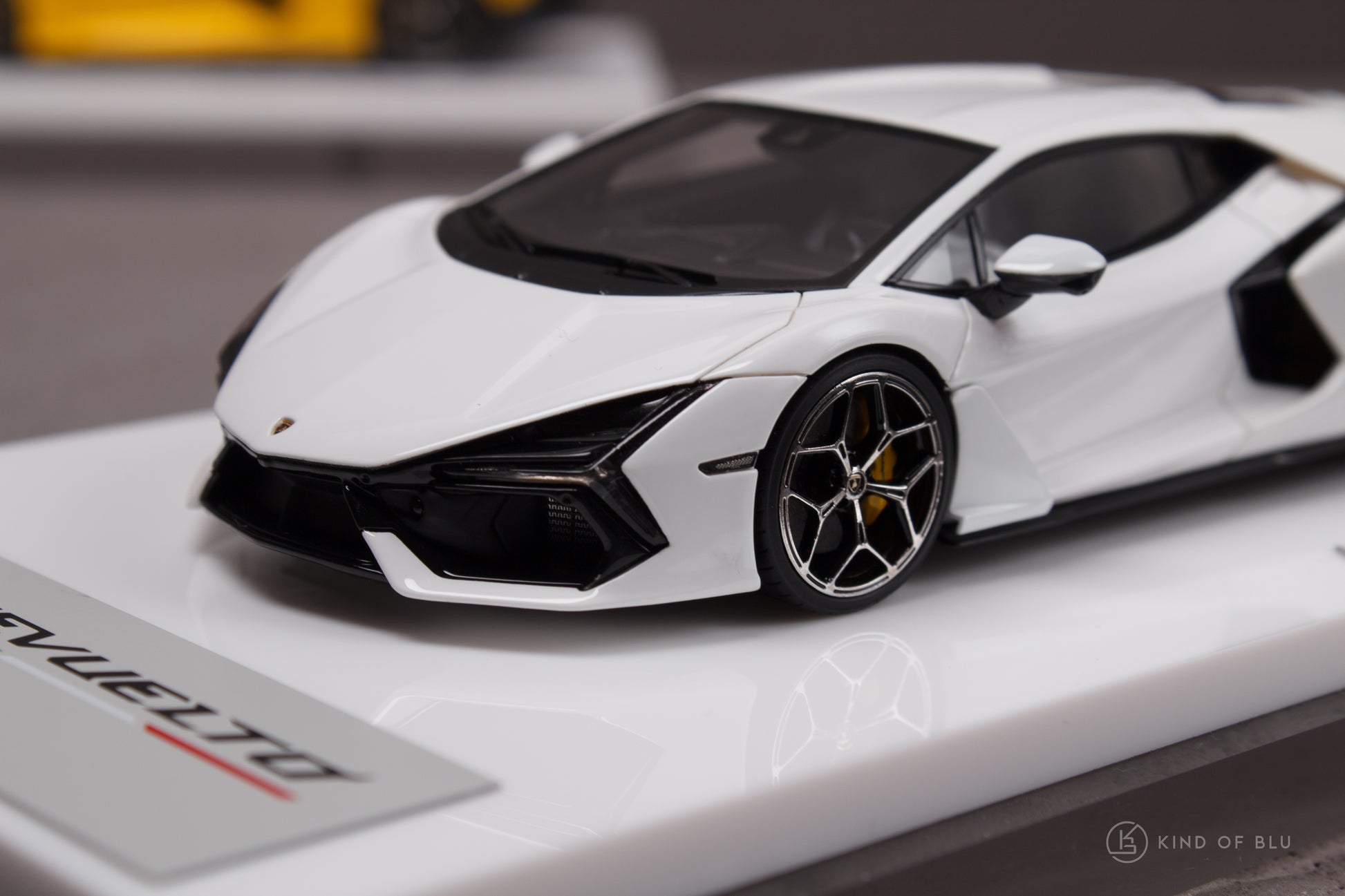 Lamborghini Revuelto 2024 (ALTANERO Wheel)  in Bianco Monocerus — em739b 06