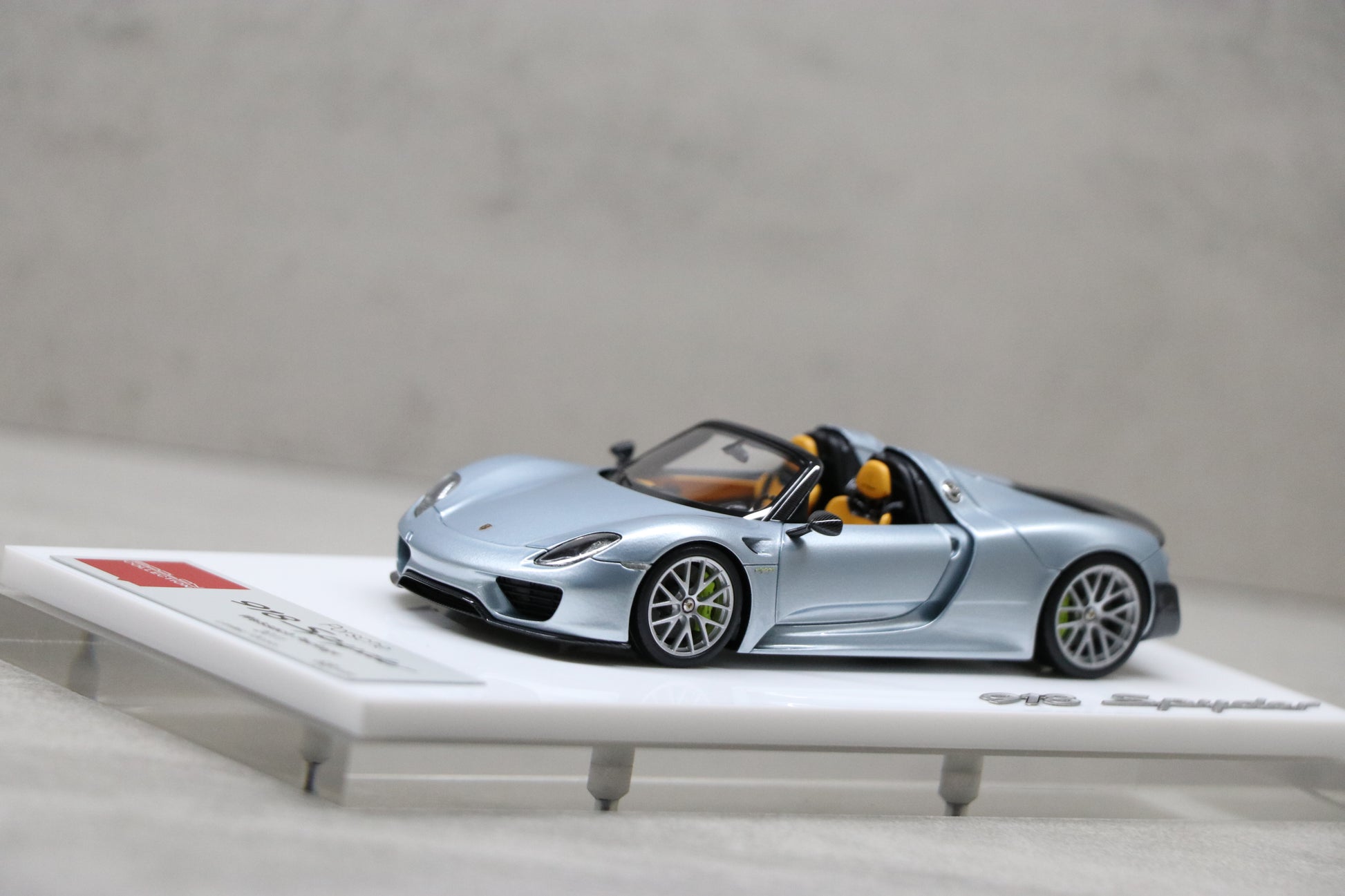 Porsche 918 Spyder weissach package 2011 in Liquid Metal Chrome Blue — weixin image 20250903204634 2599