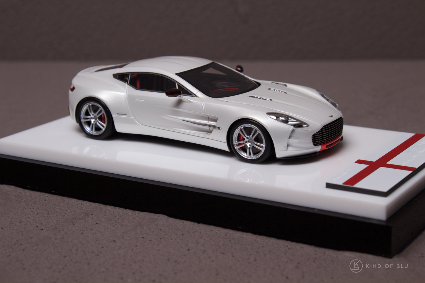 Aston Martin One-77 Q Series in Morning Frost White — lg430002i 3