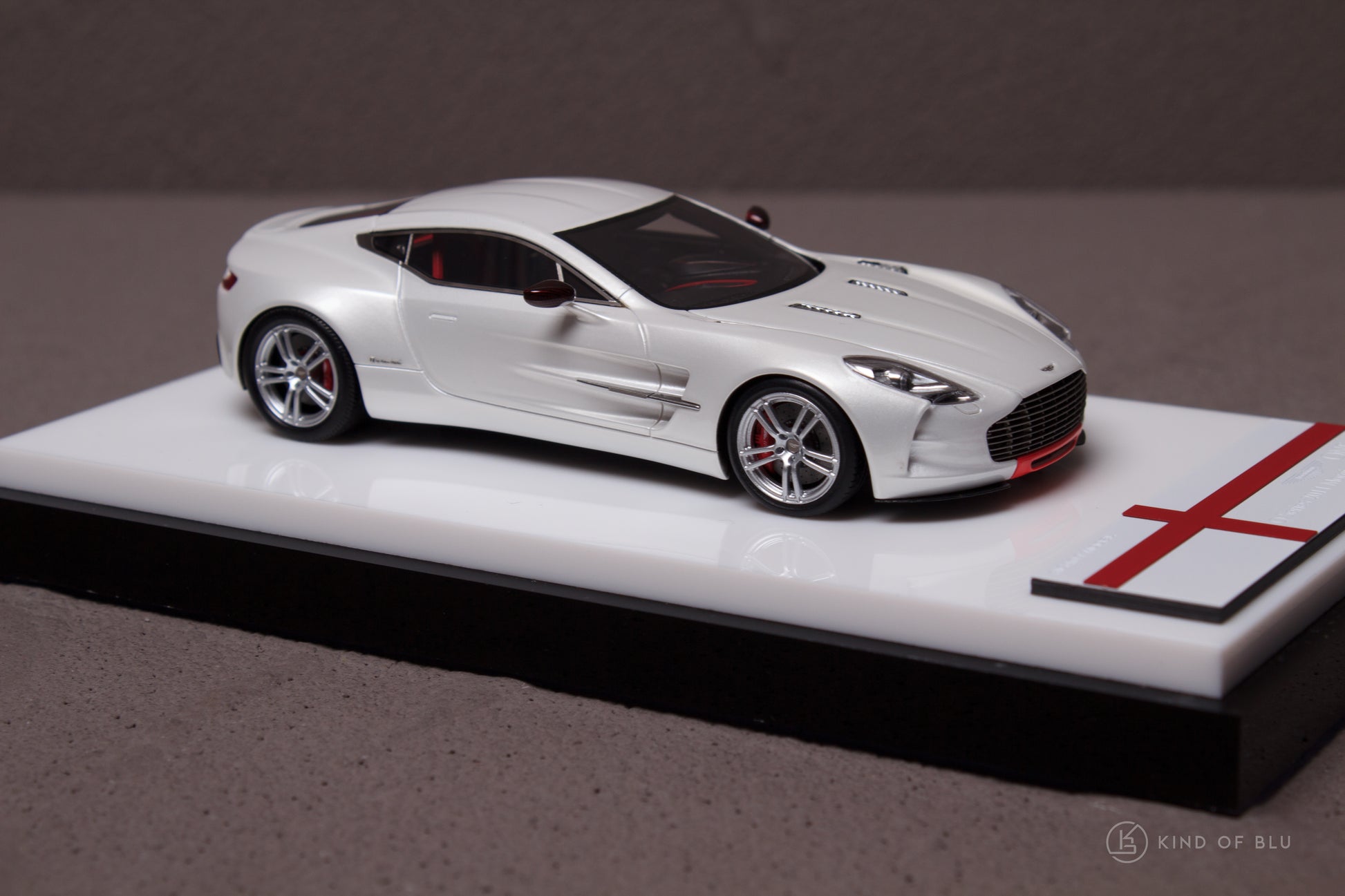 Aston Martin One-77 Q Series in Morning Frost White — lg430002i 3