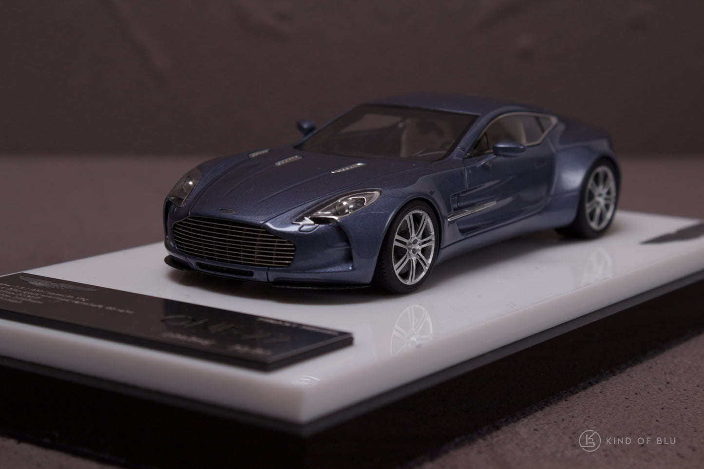 Aston Martin One-77  in Villa d'Este Blue — a 5