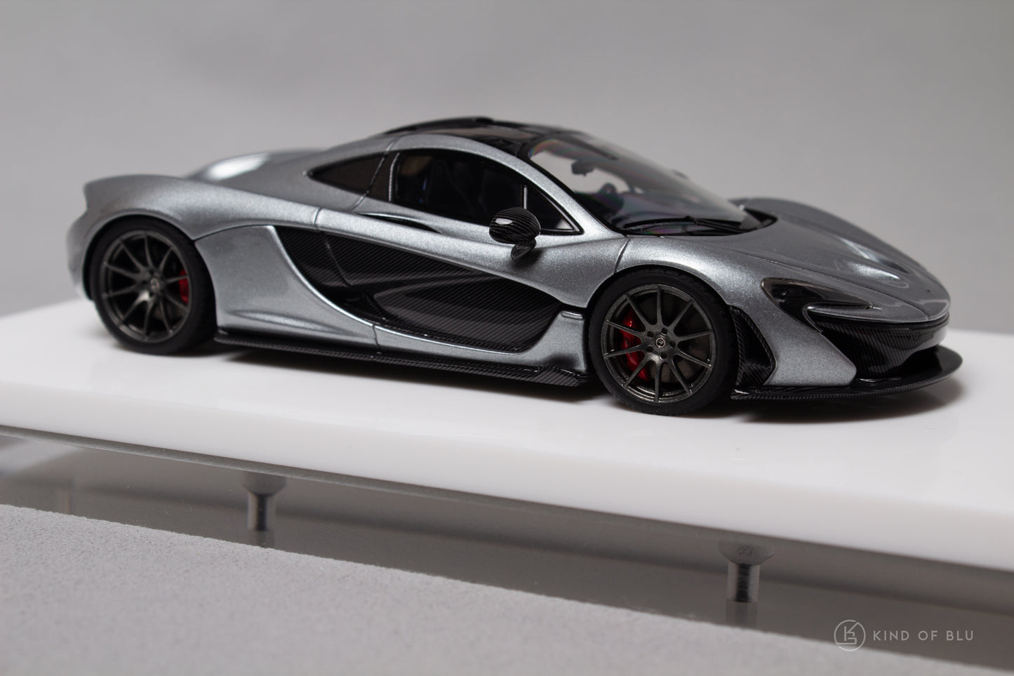 McLaren P1 2013 in Ice Silver Metallic - em741e 5