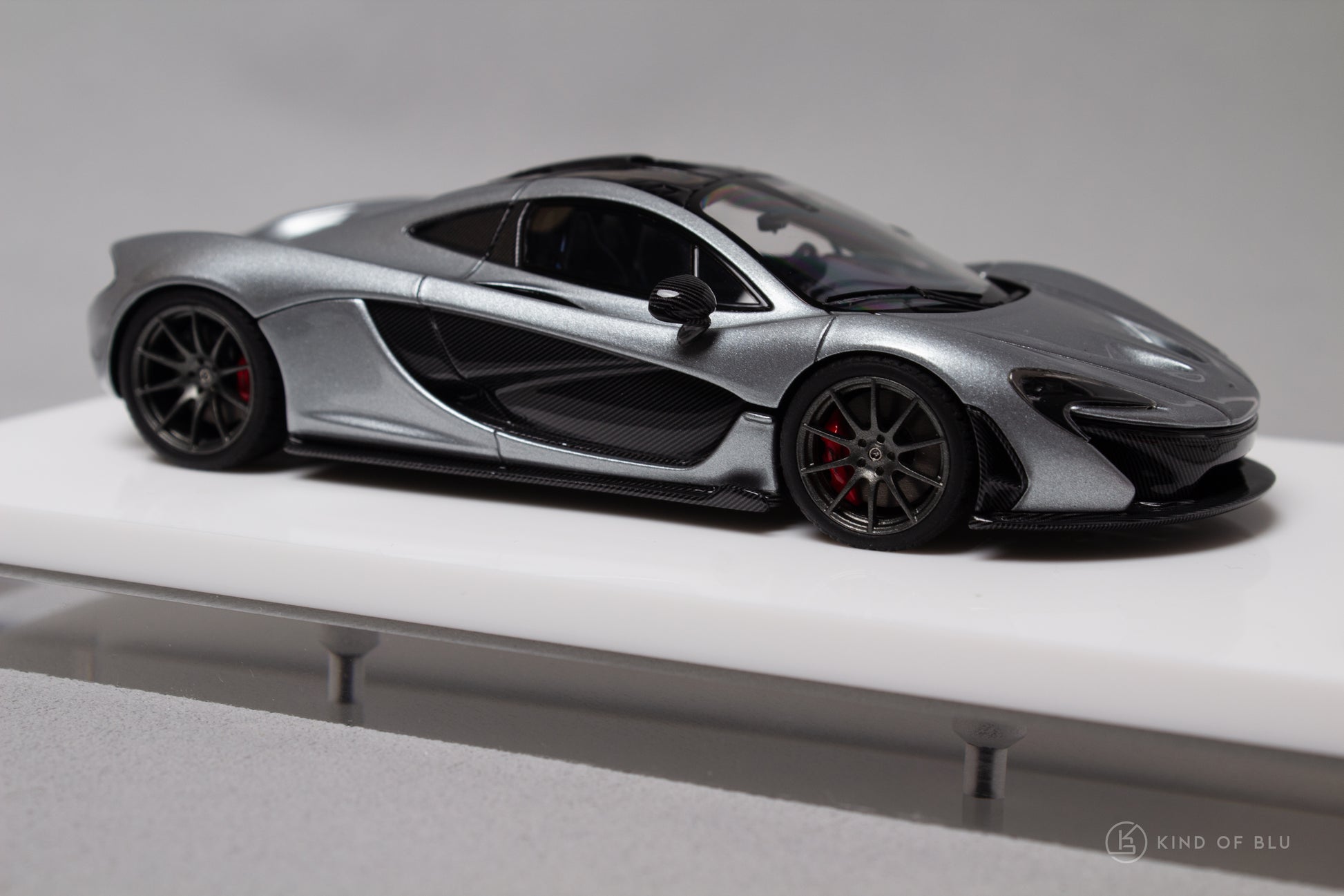 McLaren P1 2013 in Ice Silver Metallic - em741e 5