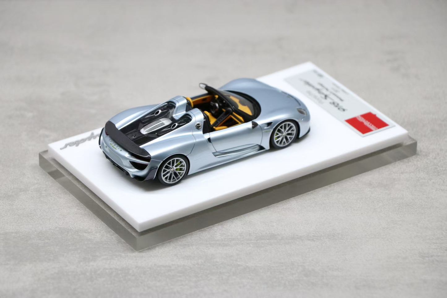 Porsche 918 Spyder weissach package 2011 in Liquid Metal Chrome Blue — 04
