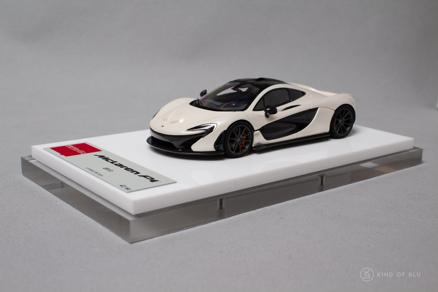 McLaren P1 2013 in Ice Pearl White - em741d 3