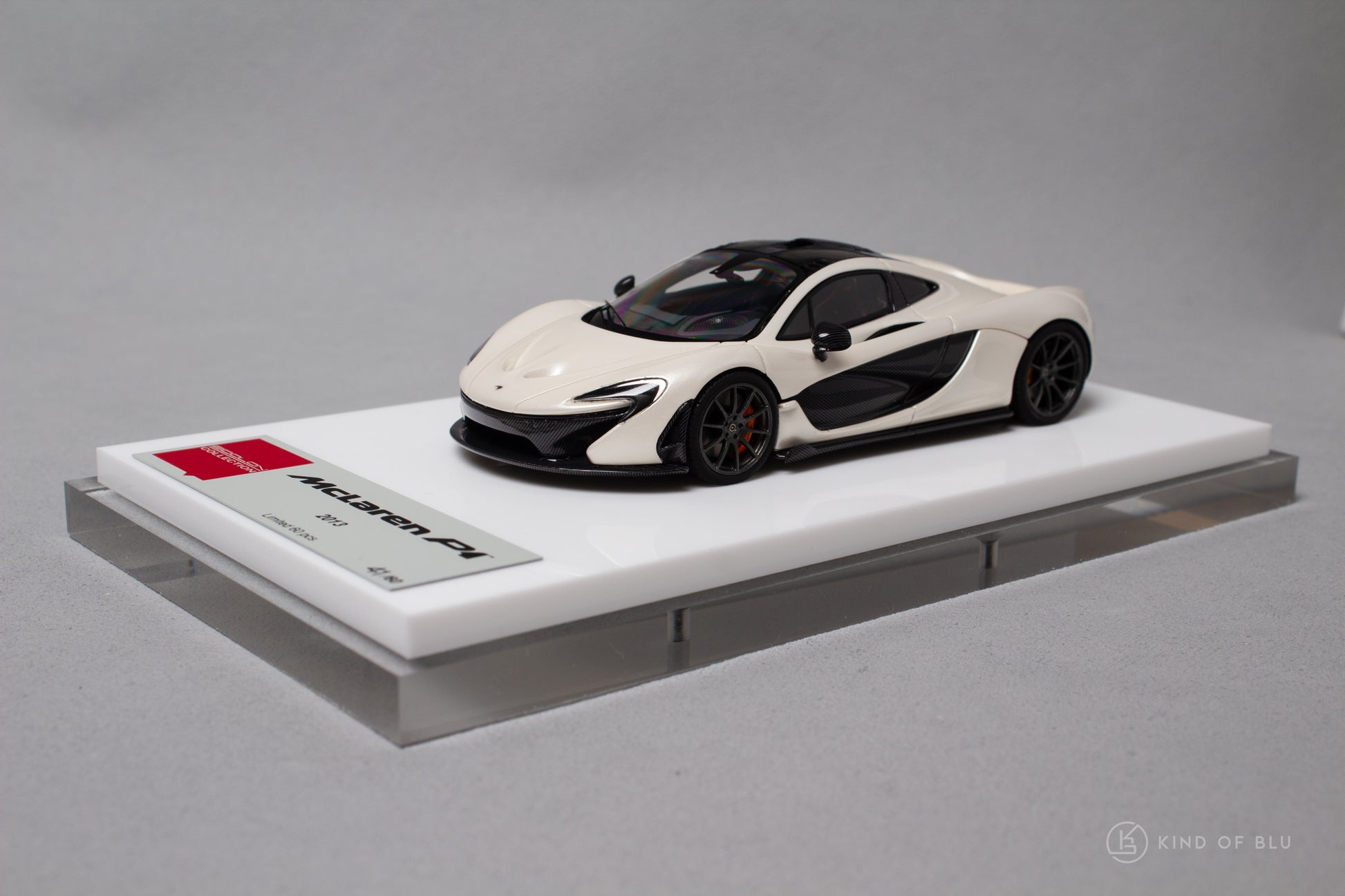 McLaren P1 2013 in Ice Pearl White - em741d 3