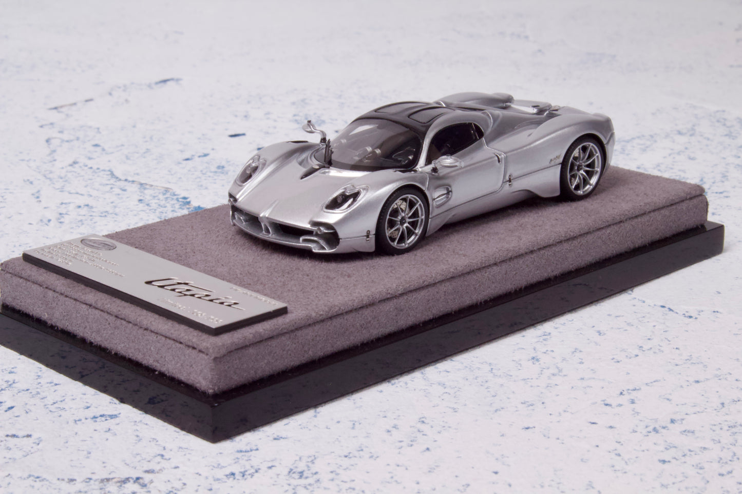 Pagani Utopia in Light Silver Metallic — 03