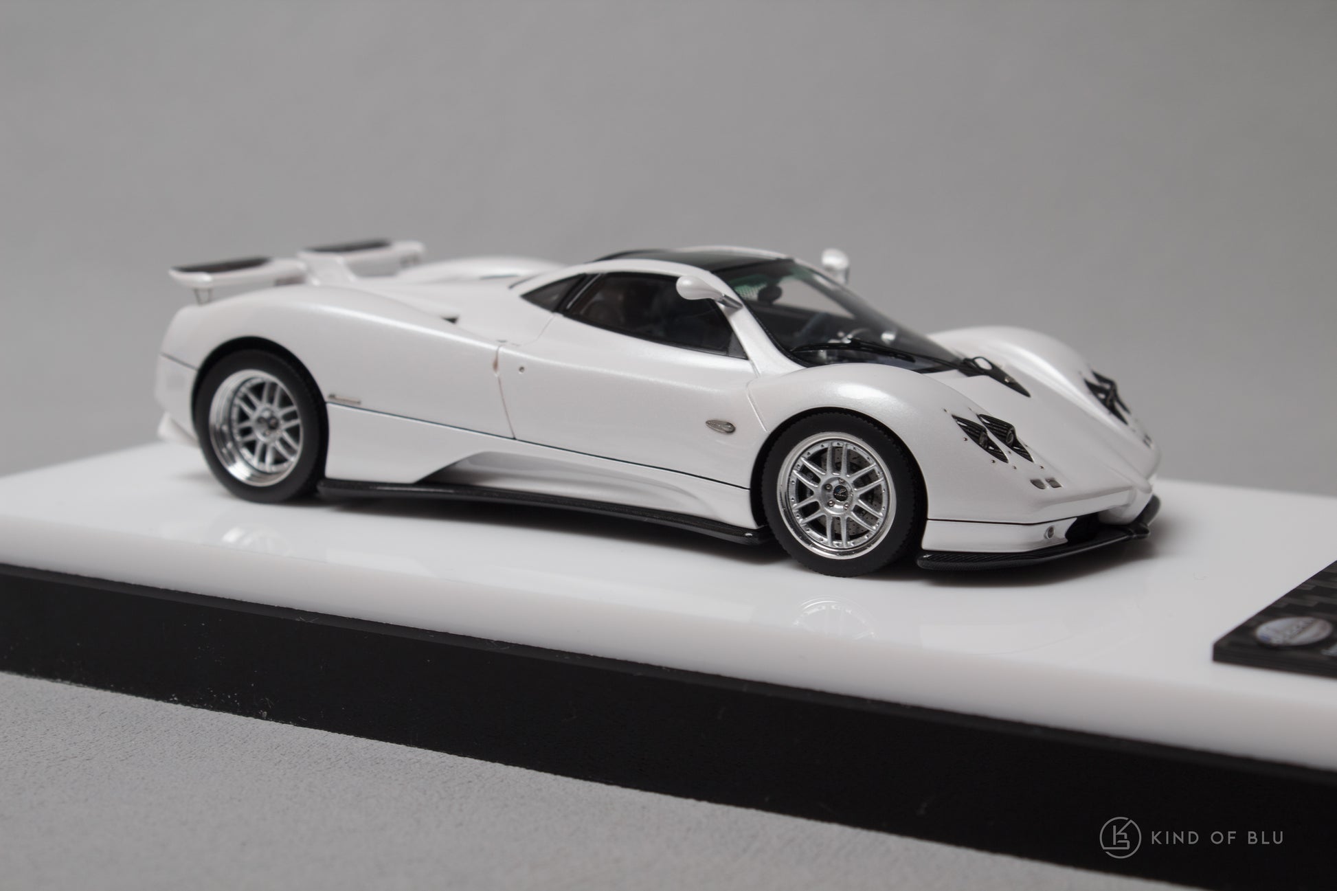 Pagani Zonda C12S in Pearl White - lg430003c 5