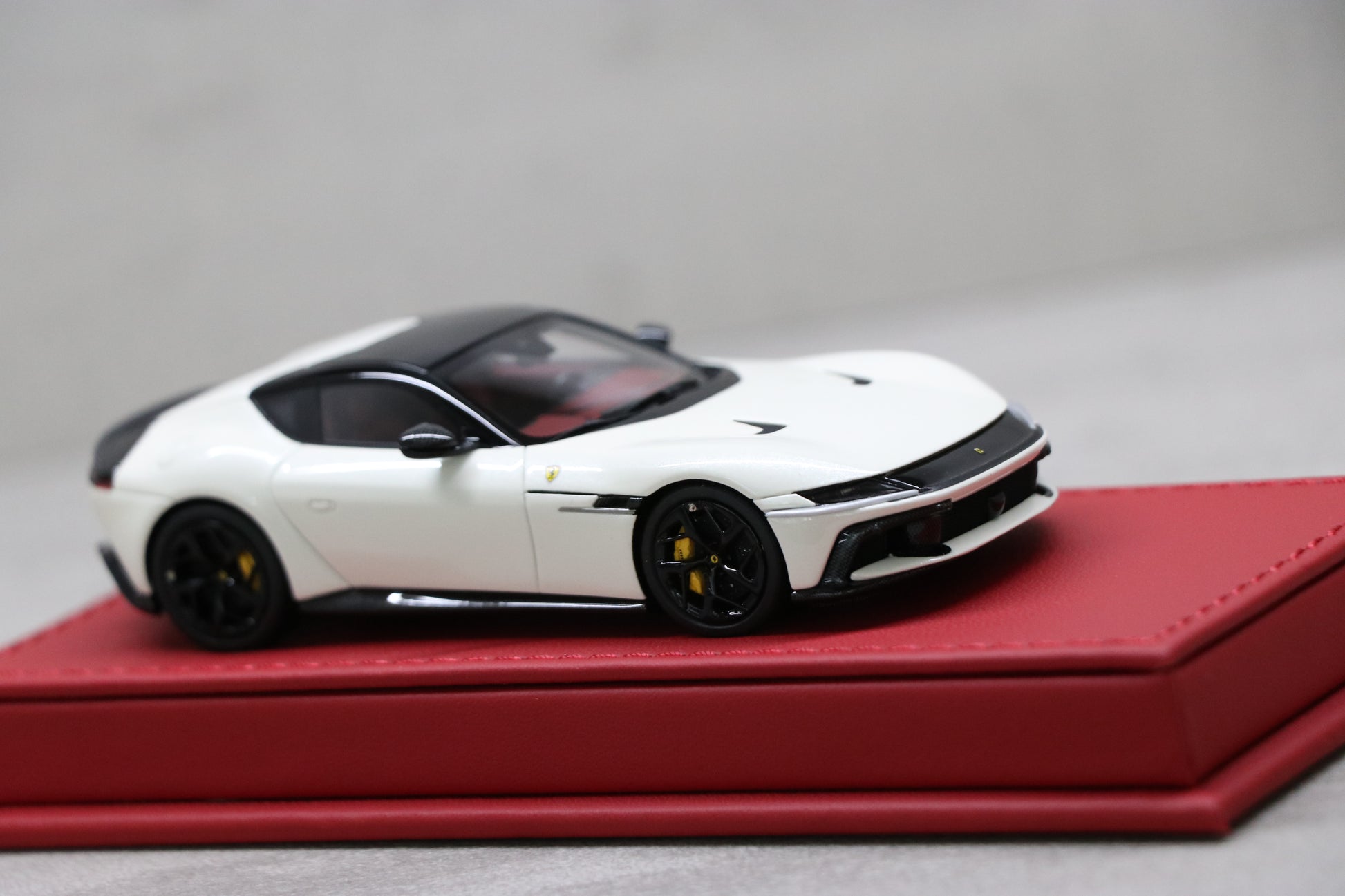 Ferrari 12 Cilindri in Bianco Italia - 5