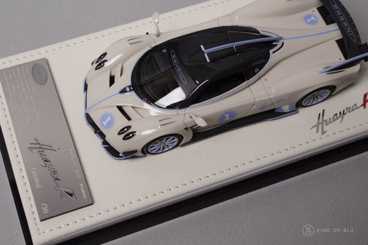 Figart 1:43 Pagani Huayra R in Lilium Blu - LG43KOB003-1.jpg