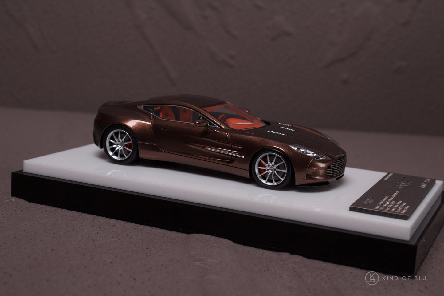Aston Martin One-77  in Bronze Pearl — c 3