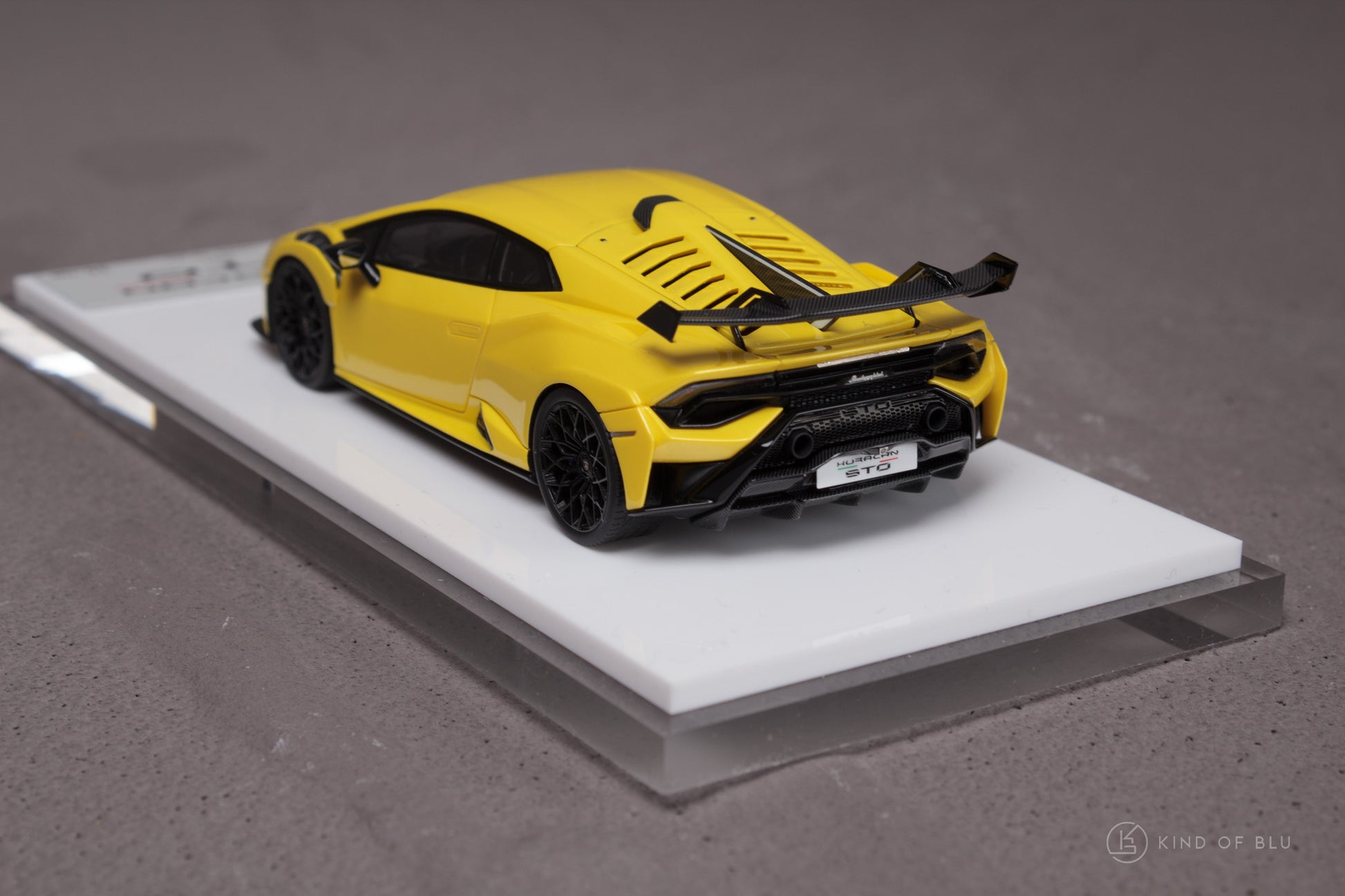 Lamborghini Huracan STO 2021 in Giallo Belenus — em737c 7